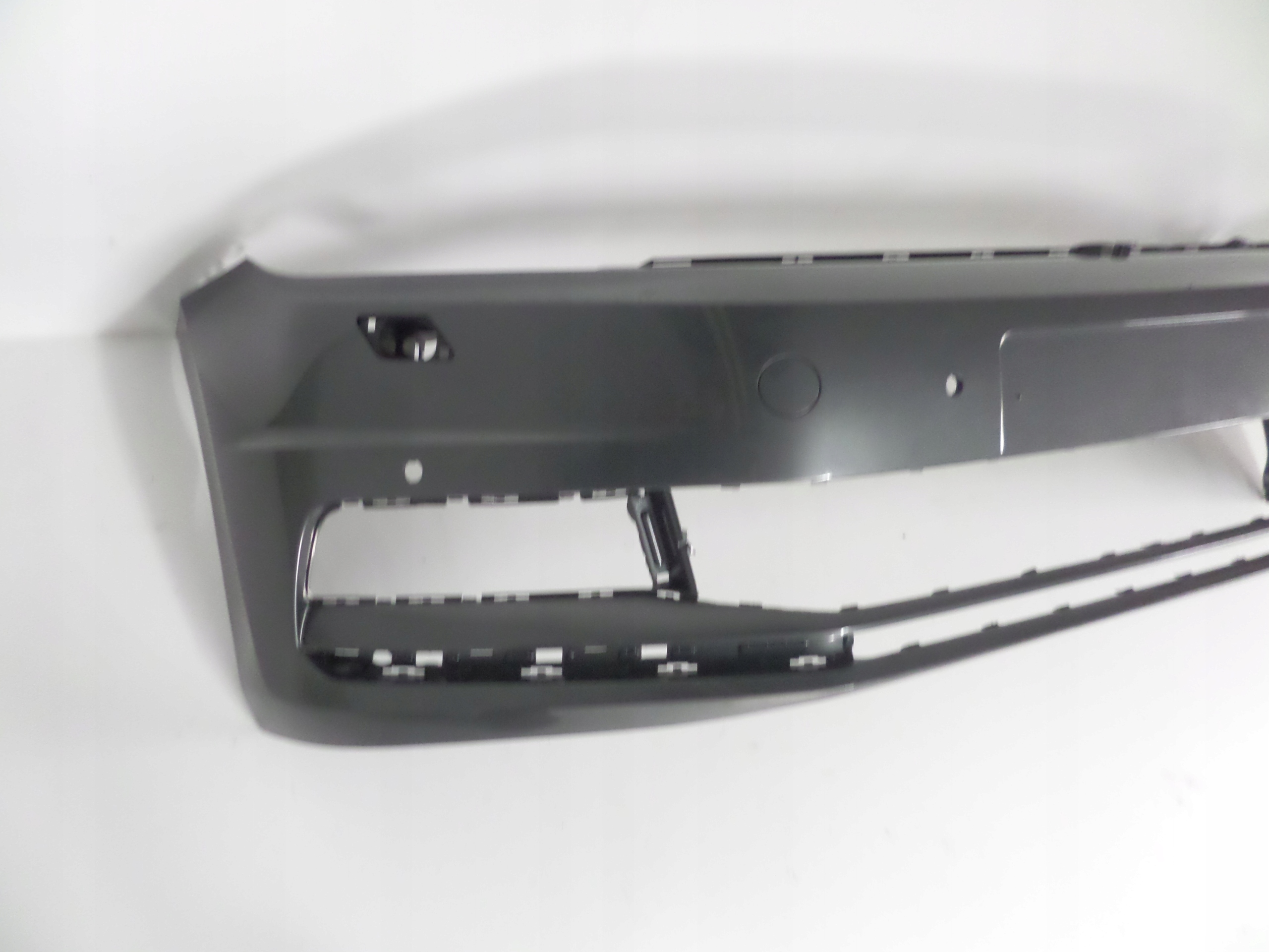 PREDNÝ NÁRAZNÍK VW TOURAN III 15-
