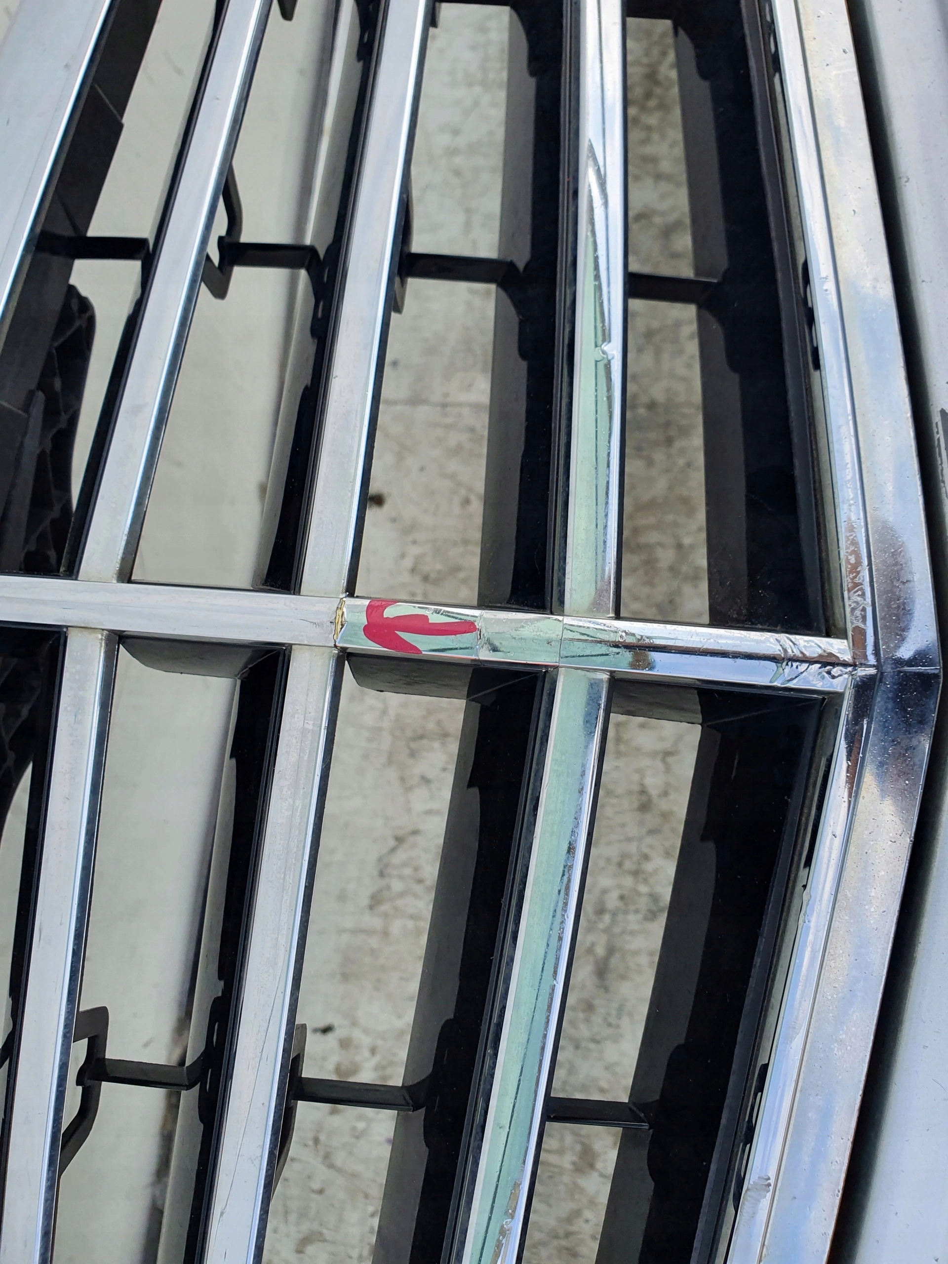 MERCEDES W212 E KLASA AVANTGARDE PREDNÝ NÁRAZNÍK