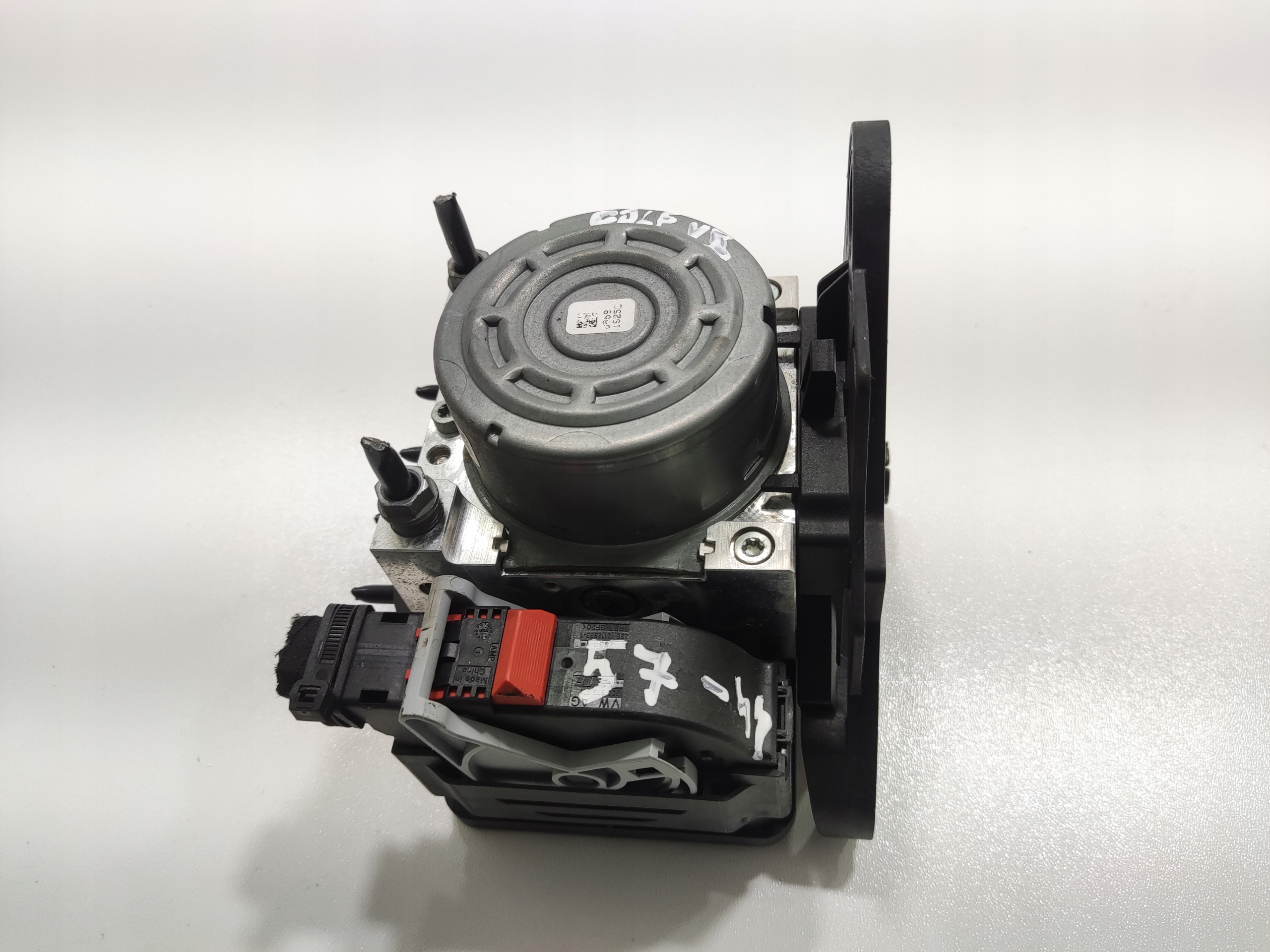 RIADIACA JEDNOTKA KOCKA ABS VOLKSWAGEN GOLF VII R 2.0 TSI 2012-2016 3Q0614517AB