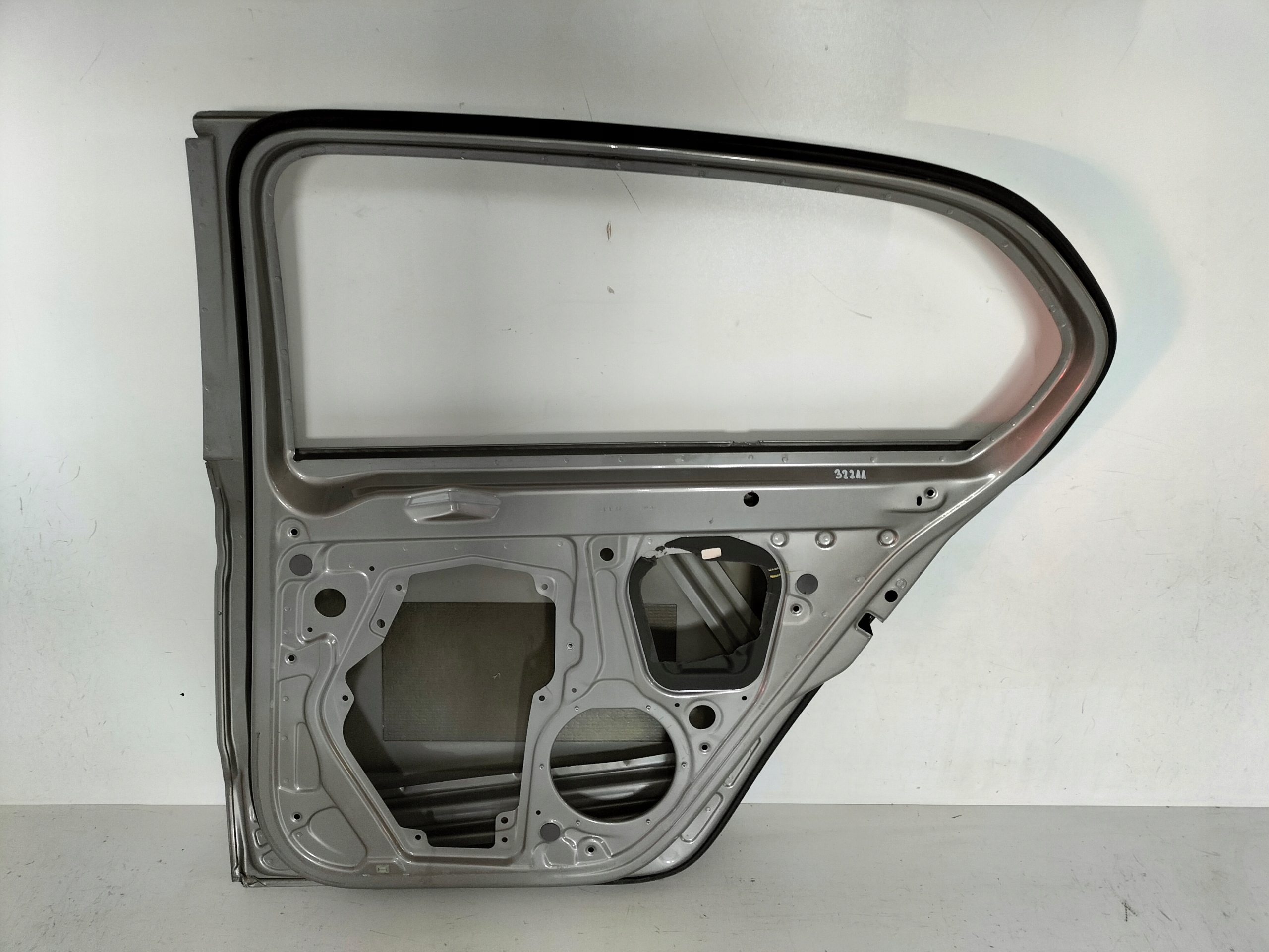 PRAVE ZADNE DVERE SKODA SUPERB II 08- SEDAN