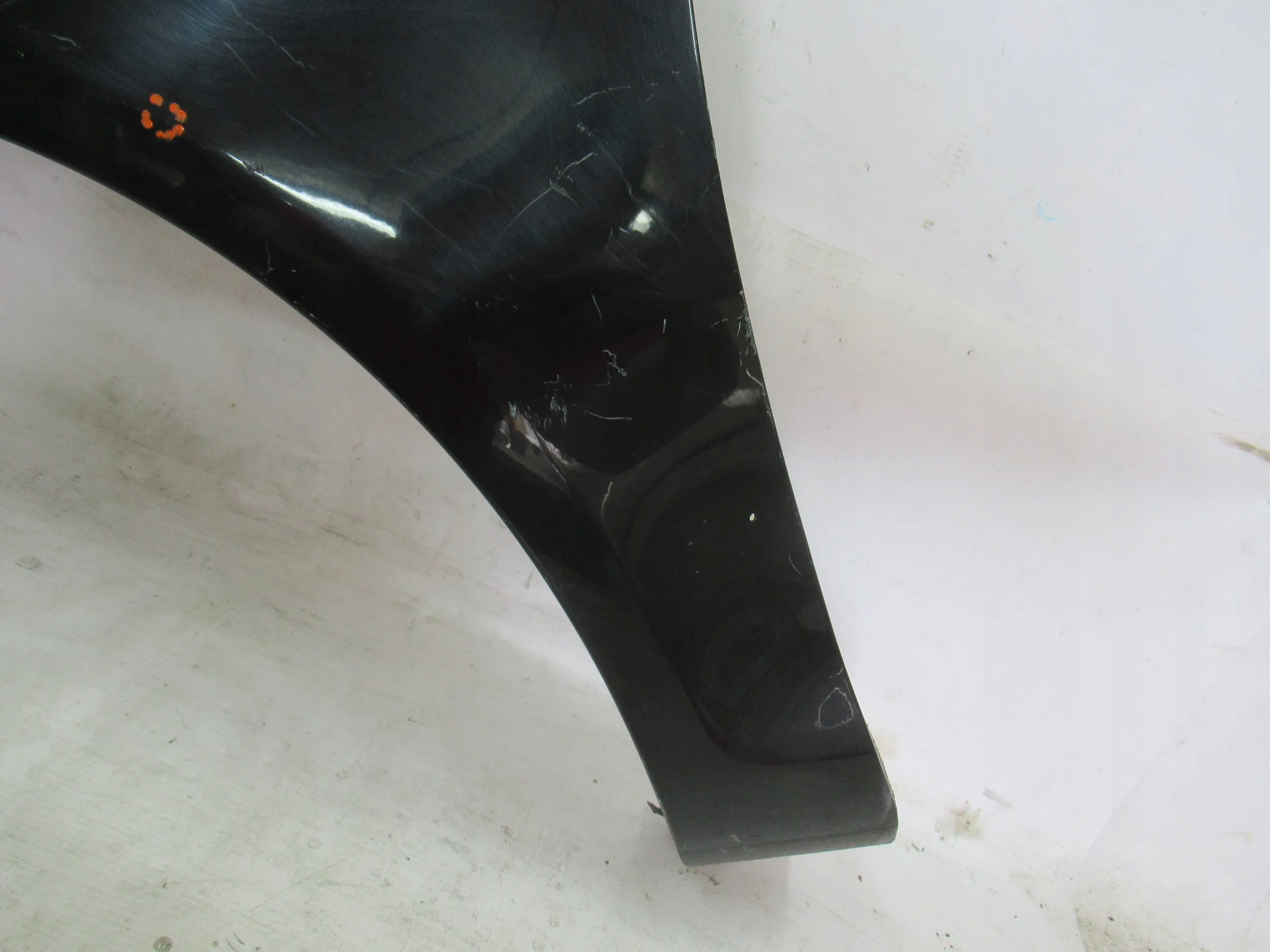 BLATNIK PREDNÝ LAVY OPEL CORSA D