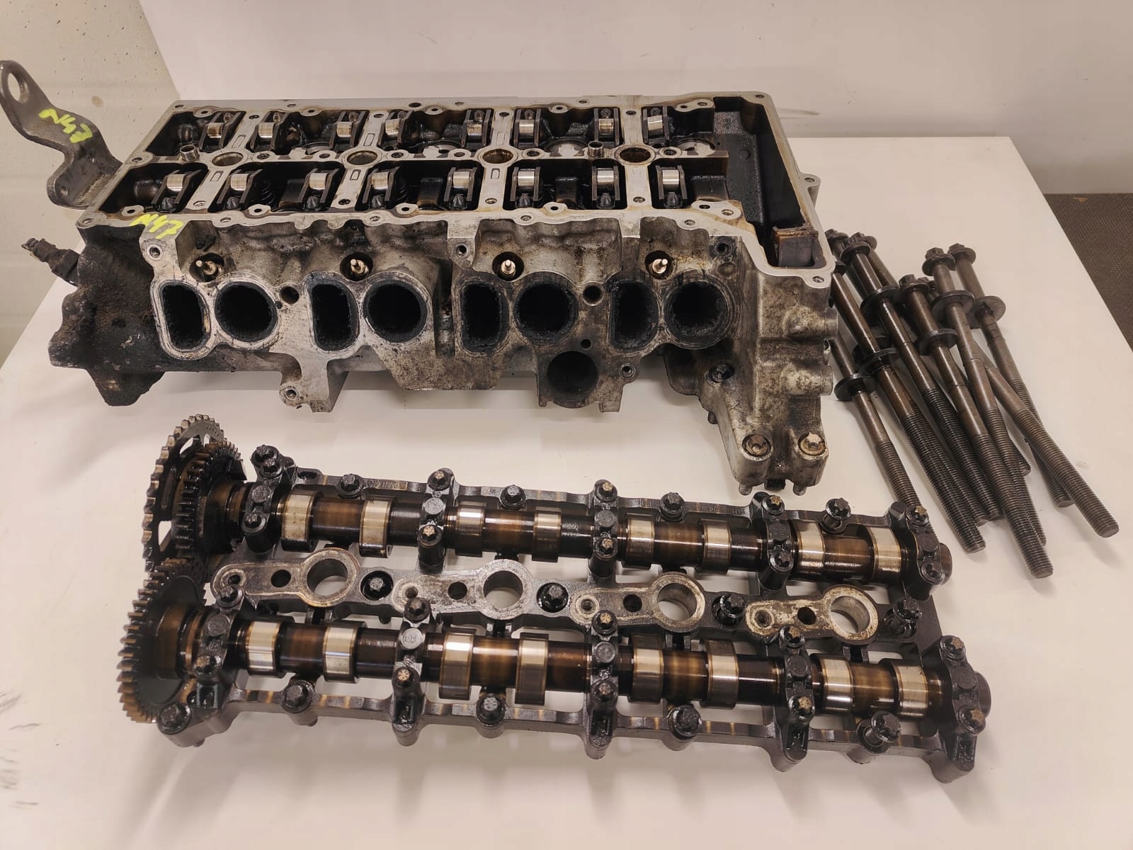BMW e60 e90 e87 N47D20A 7797678 HLAVA KOMPLET VAČKY VENTILY