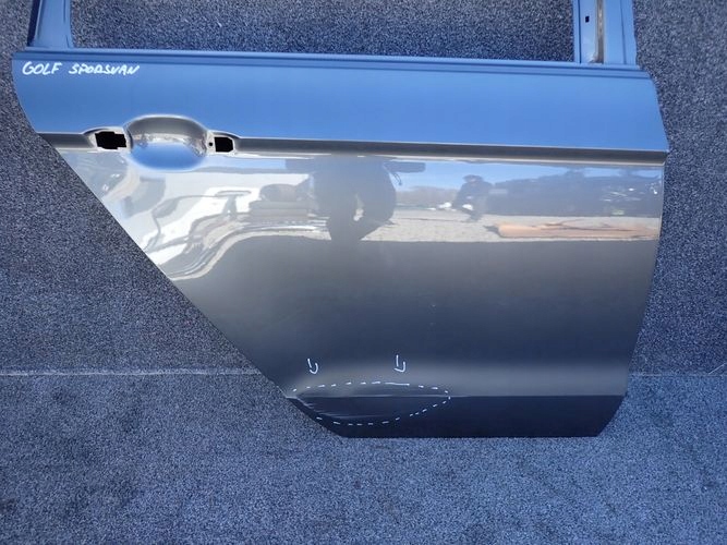 VW GOLF SPORTSVAN PRAVE ZADNE DVERE