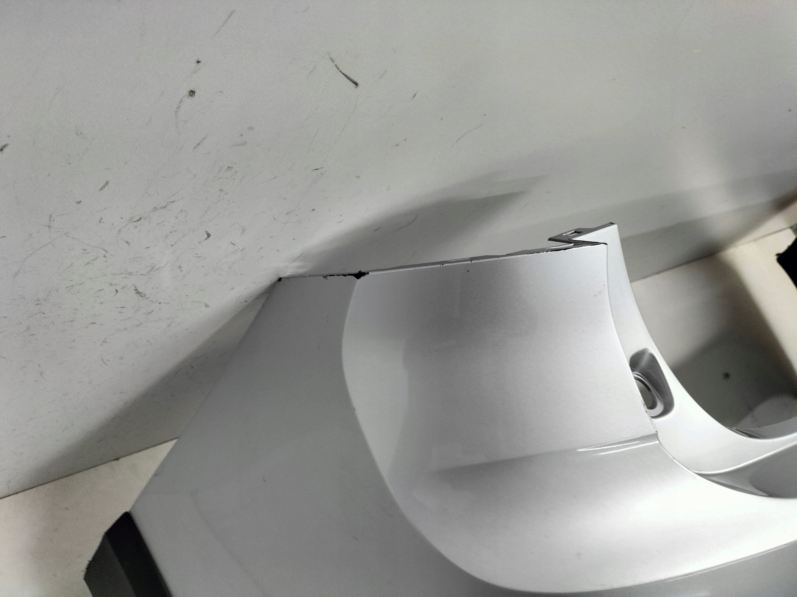 ZADNÝ NÁRAZNÍK VW TAIGO 21-