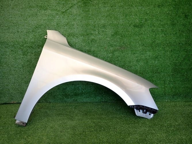 VW PASSAT B7 PRAVY PREDNY BLATNIK