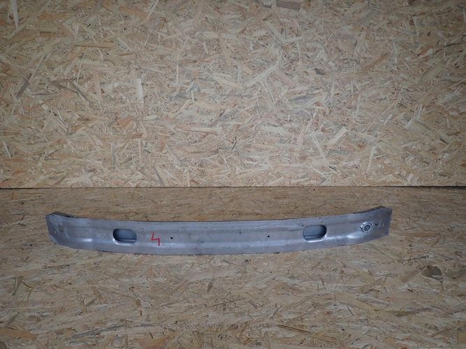 AUDI A4 B9 8W0 15- VYSTUHA PREDNEHO NARAZNIKA 8w0807113