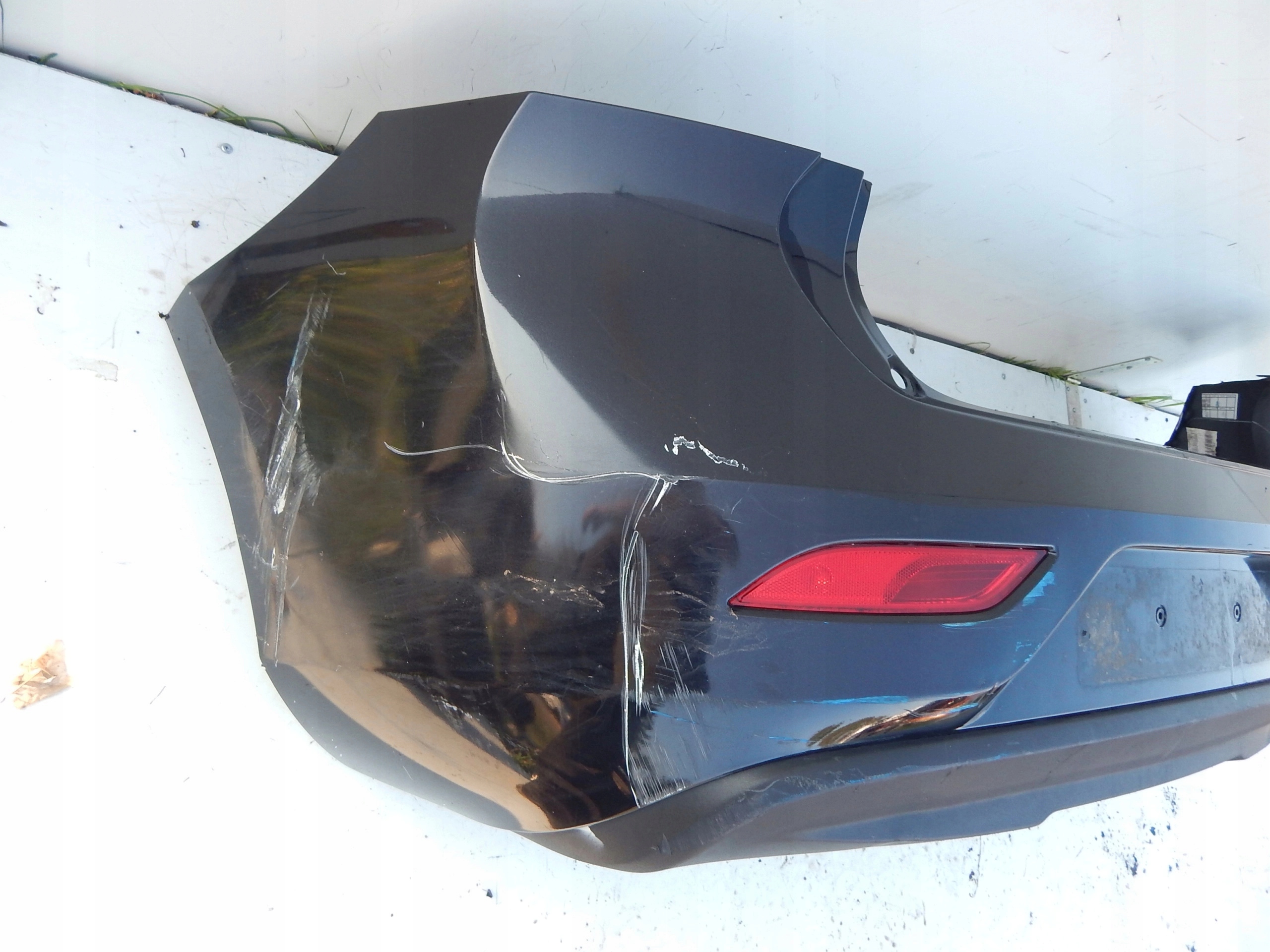 volvo V40 011- ZADNÝ NÁRAZNÍK