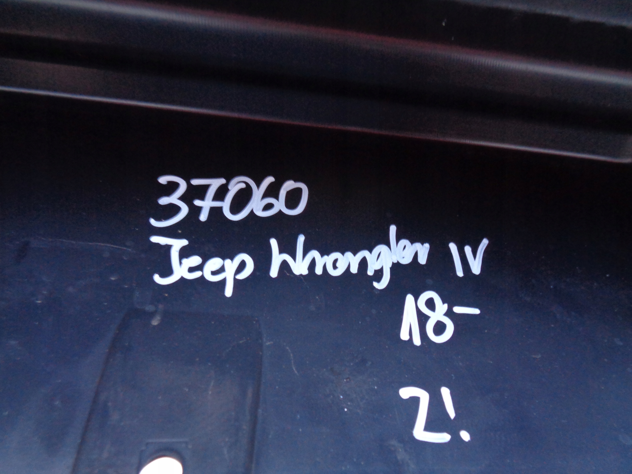 PREDNÝ NÁRAZNÍK JEEP WRANGLER IV 18- JL + HMLOVKY NR 37060