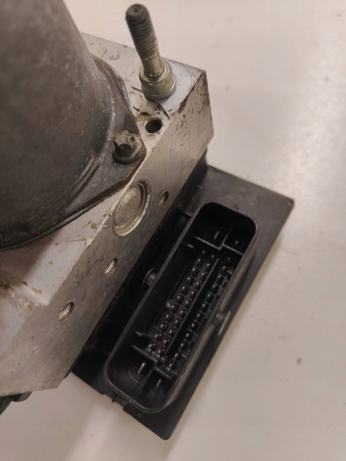 AUDI A6 C6 2.0 0265950429 4F0614517K KOCKA ABS