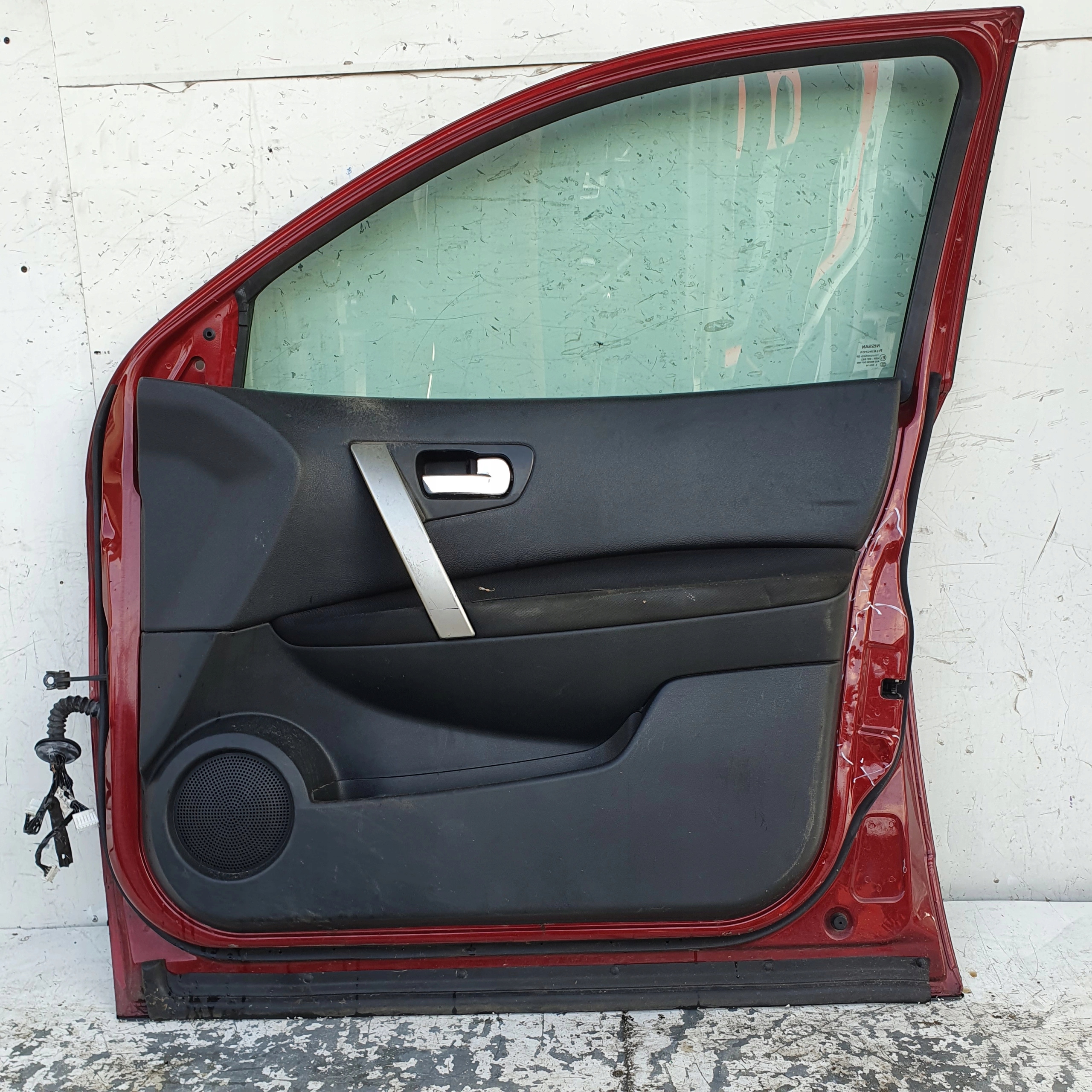 NISSAN QASHQAI J10 PRAVE PREDNE DVERE