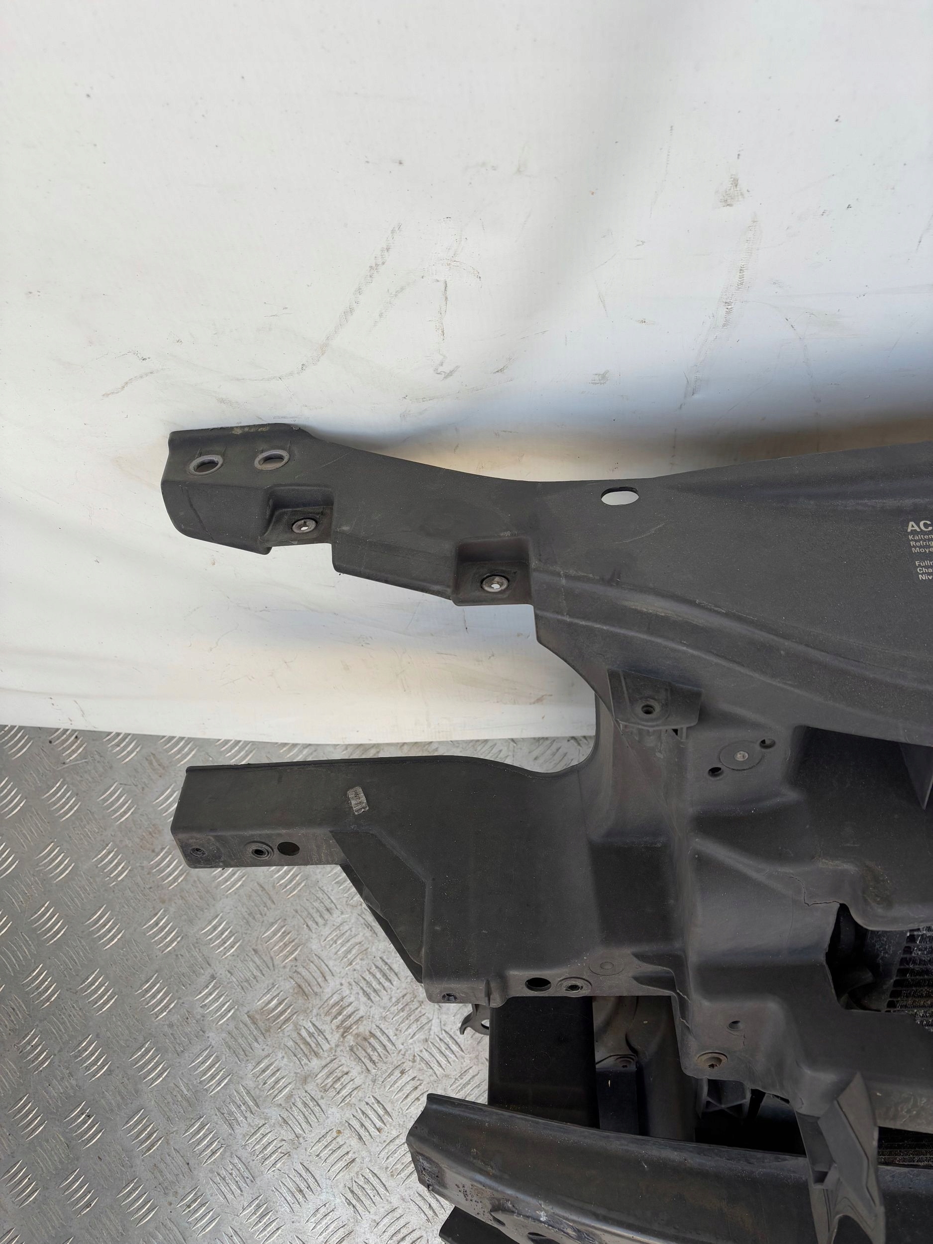 PREDNE CELO CHLADICE VW TOURAN I 2.0 TDI 03-