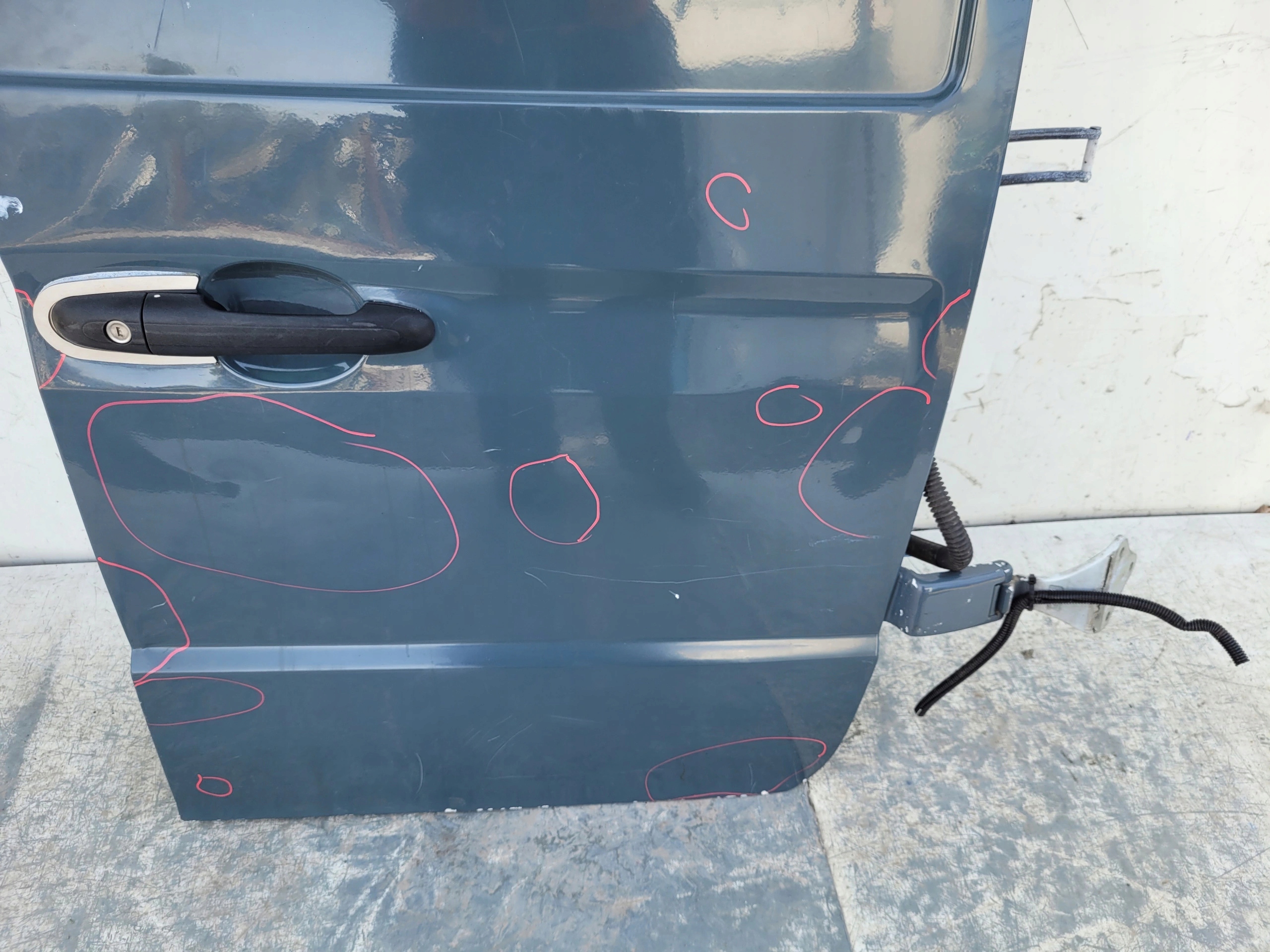 MERCEDES VITO W639 LIFT PRAVE ZADNE DVERE FURTKI