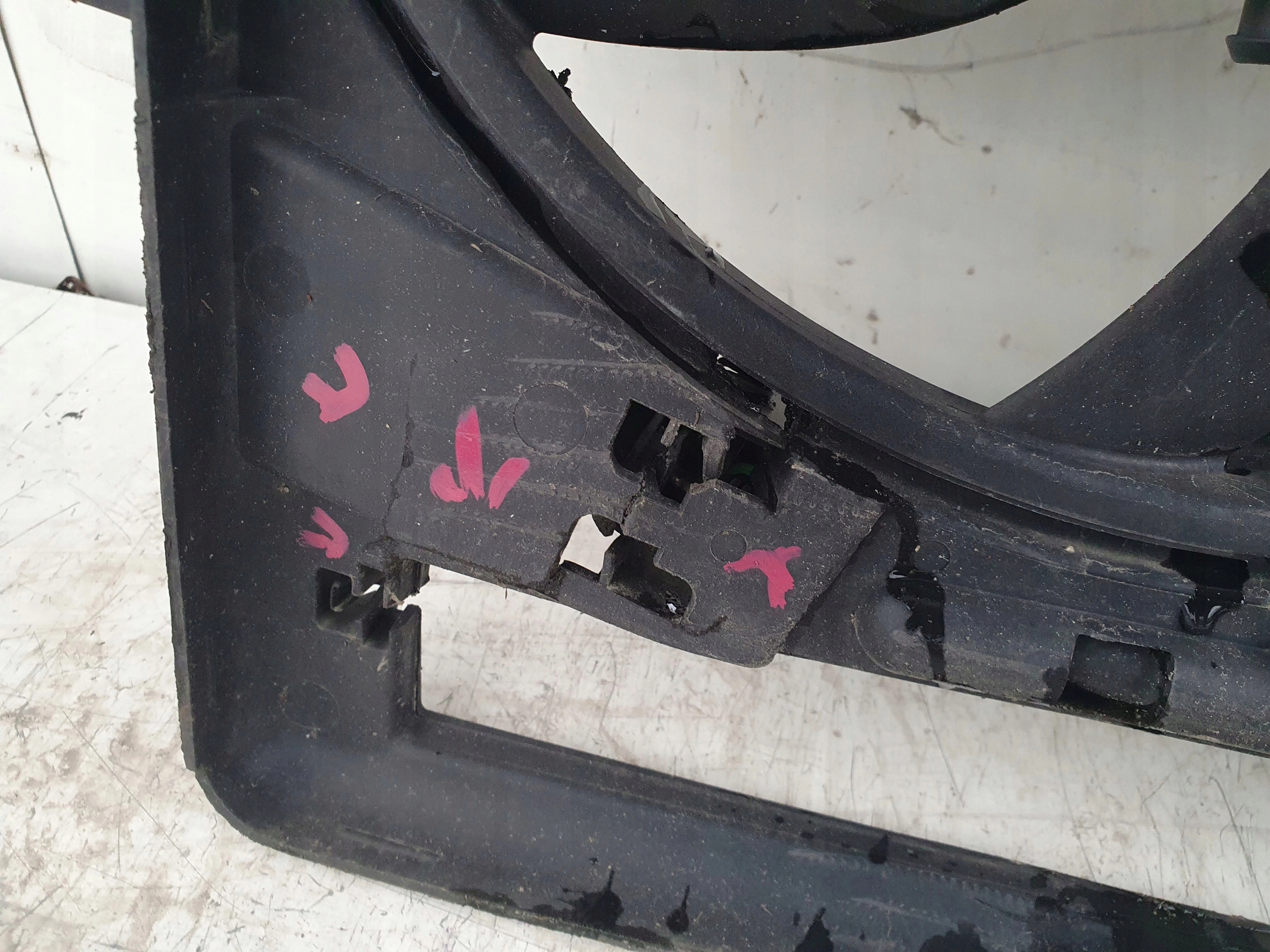 AUDI A4 B8 VENTILATOR 2.0 TDI 8k0121003M