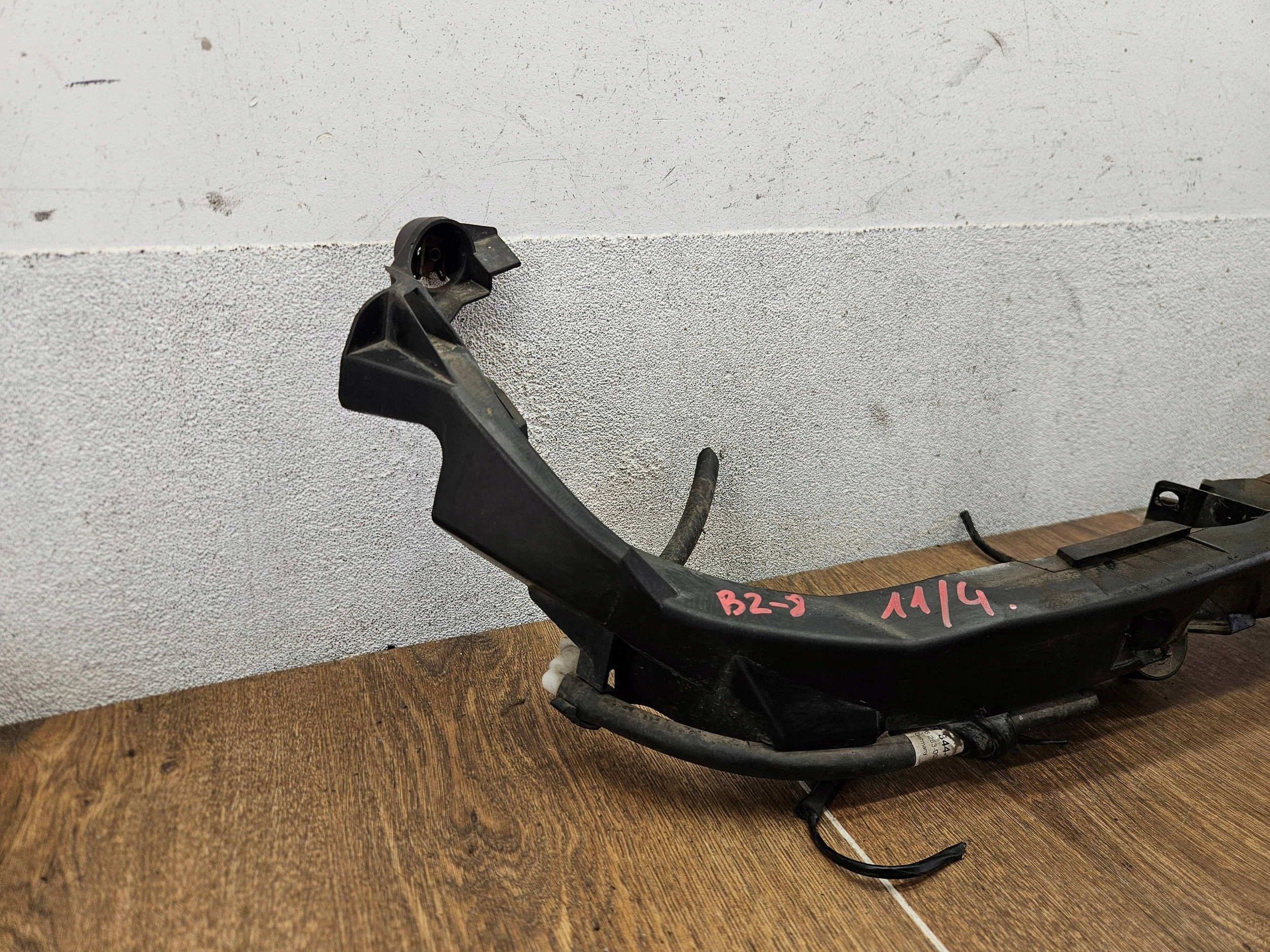 BMW 3 E90 E91 7138402 DRŽIAK POD SVETLO PRAVÝ