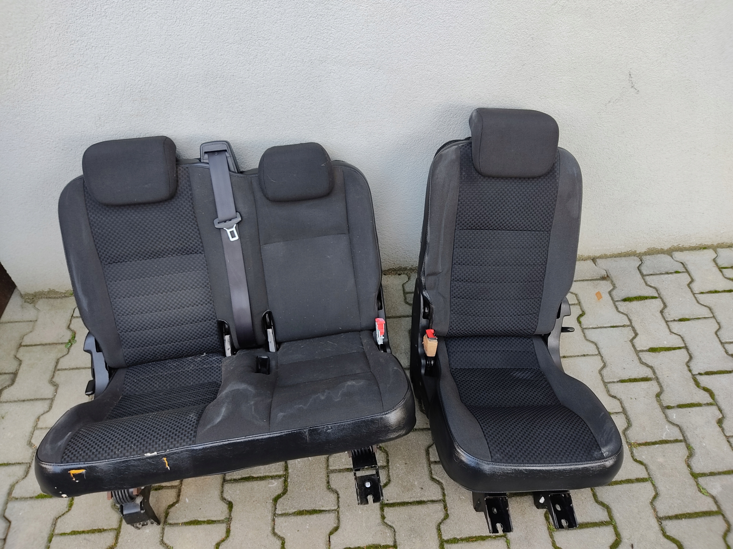 ZADNÉ SEDAČKY 2 RAD LAND ROVER DEFENDER 2007-2014 EUROPA