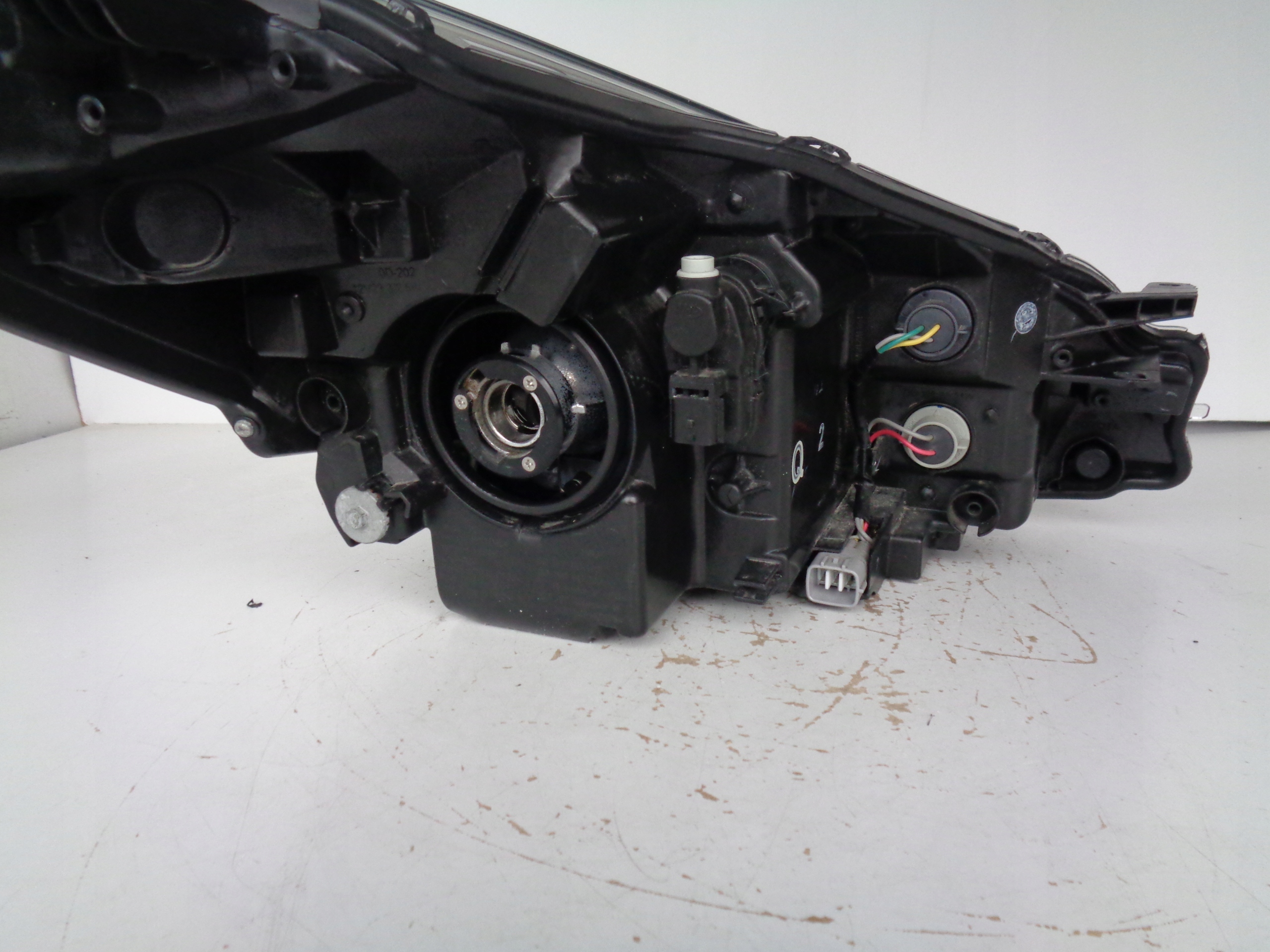LAVE PREDNE SVETLO TOYOTA YARIS III 17- LIFT