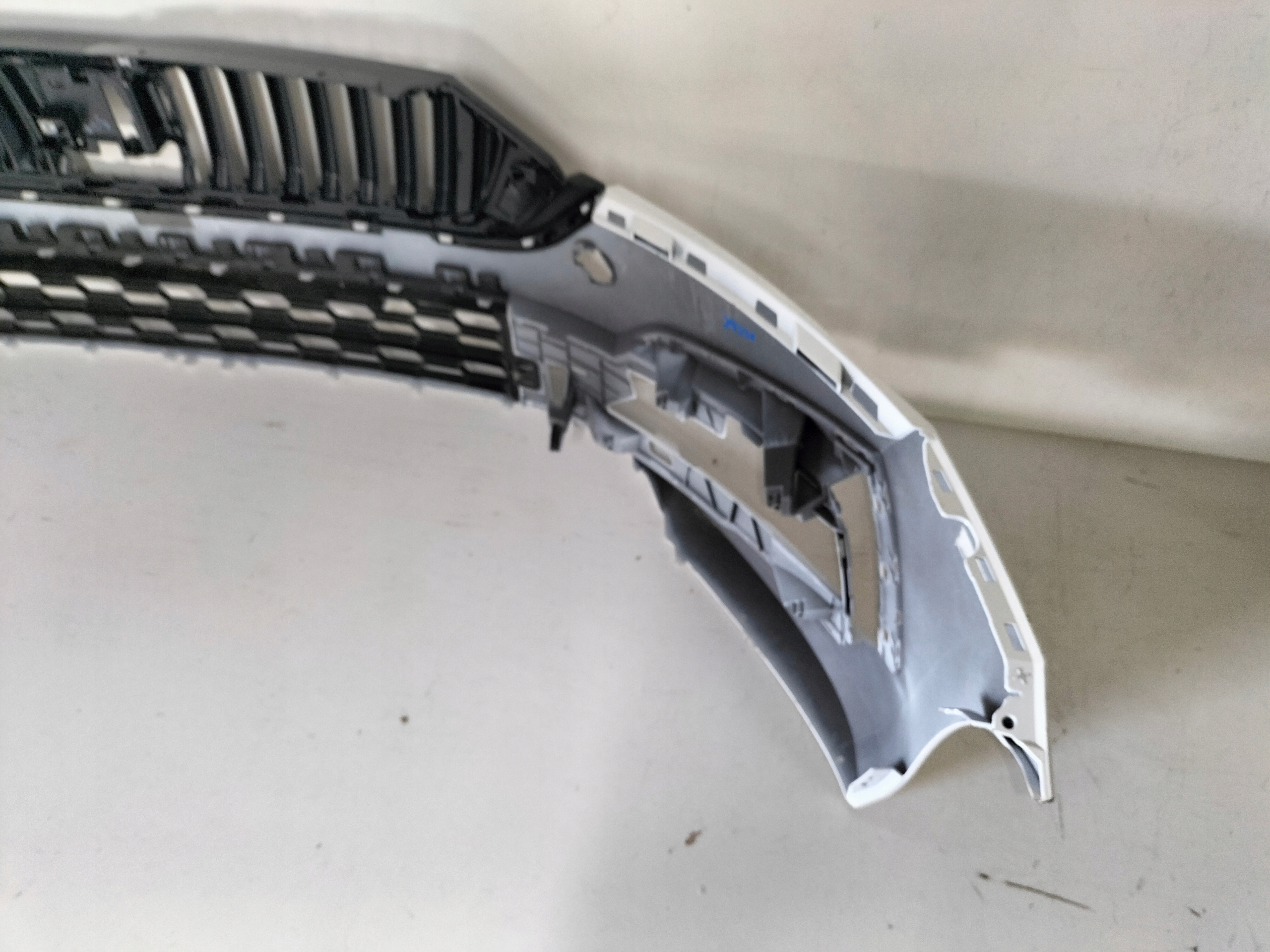 PREDNÝ NÁRAZNÍK SKODA OCTAVIA 4 IV 19-