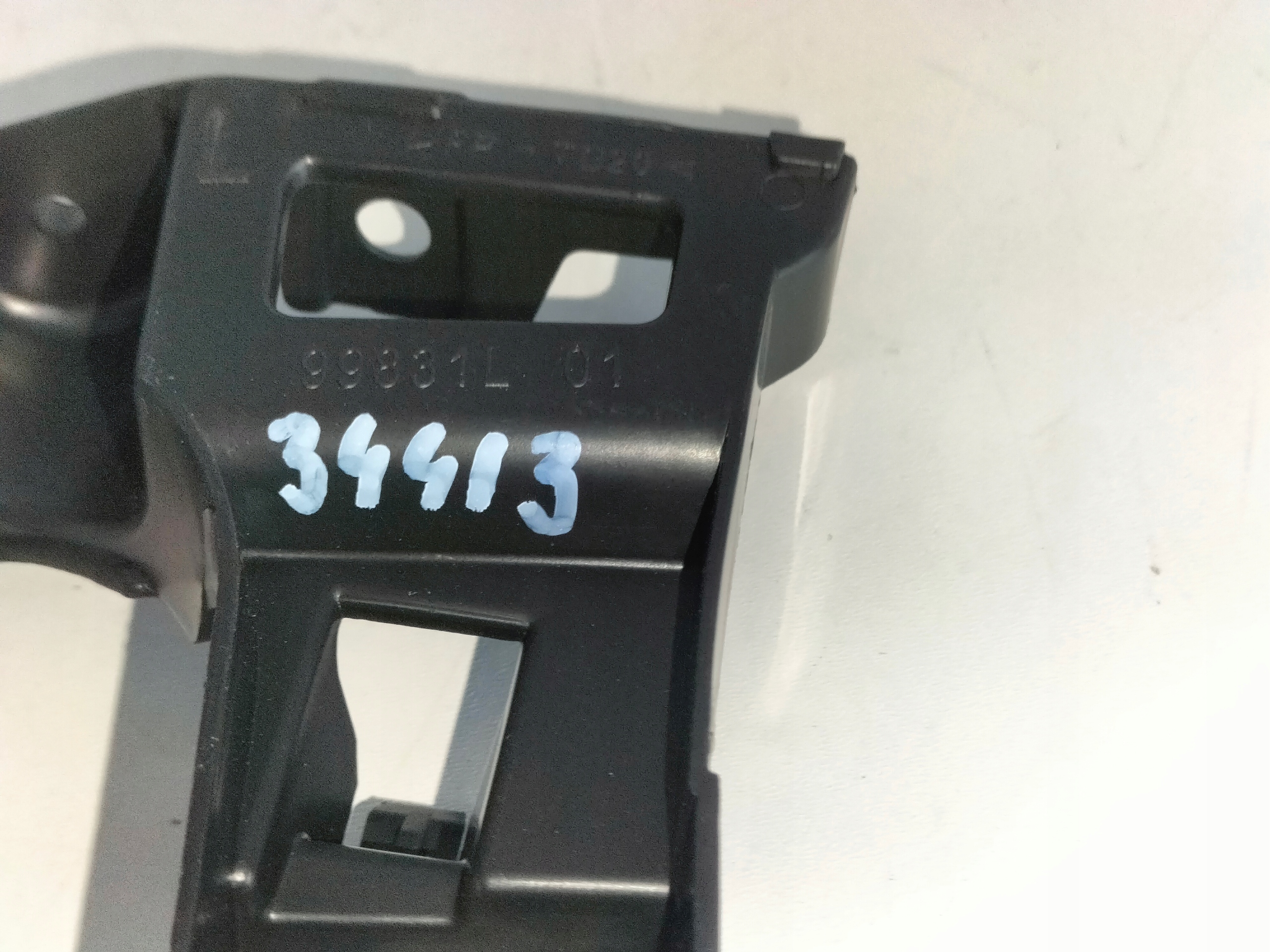 DRZIAK PREDNEHO NARAZNIKA LAVY CITROEN C3 PICASSO 08-