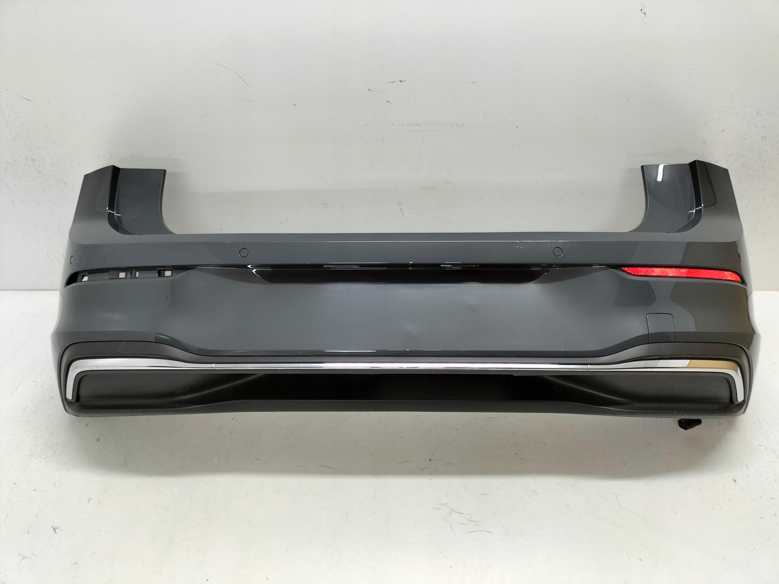 ZADNÝ NÁRAZNÍK VW GOLF 8 VIII LIFT 24- HB