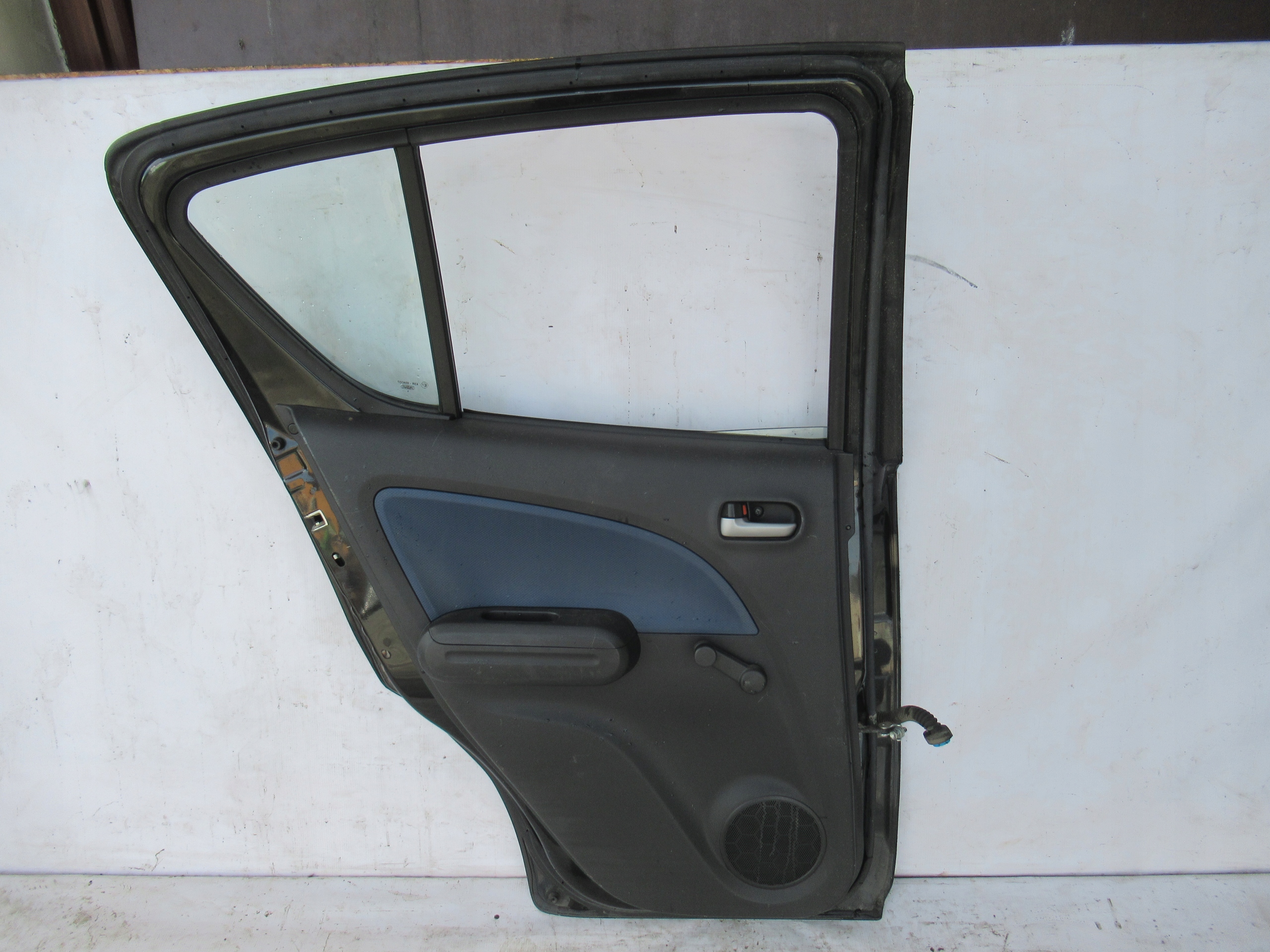 ĽAVÉ ZADNÉ DVERE AGILA B SPLASH 08-