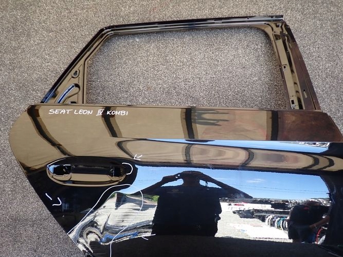 SEAT LEON IV KOMBI PRAVE ZADNE DVERE
