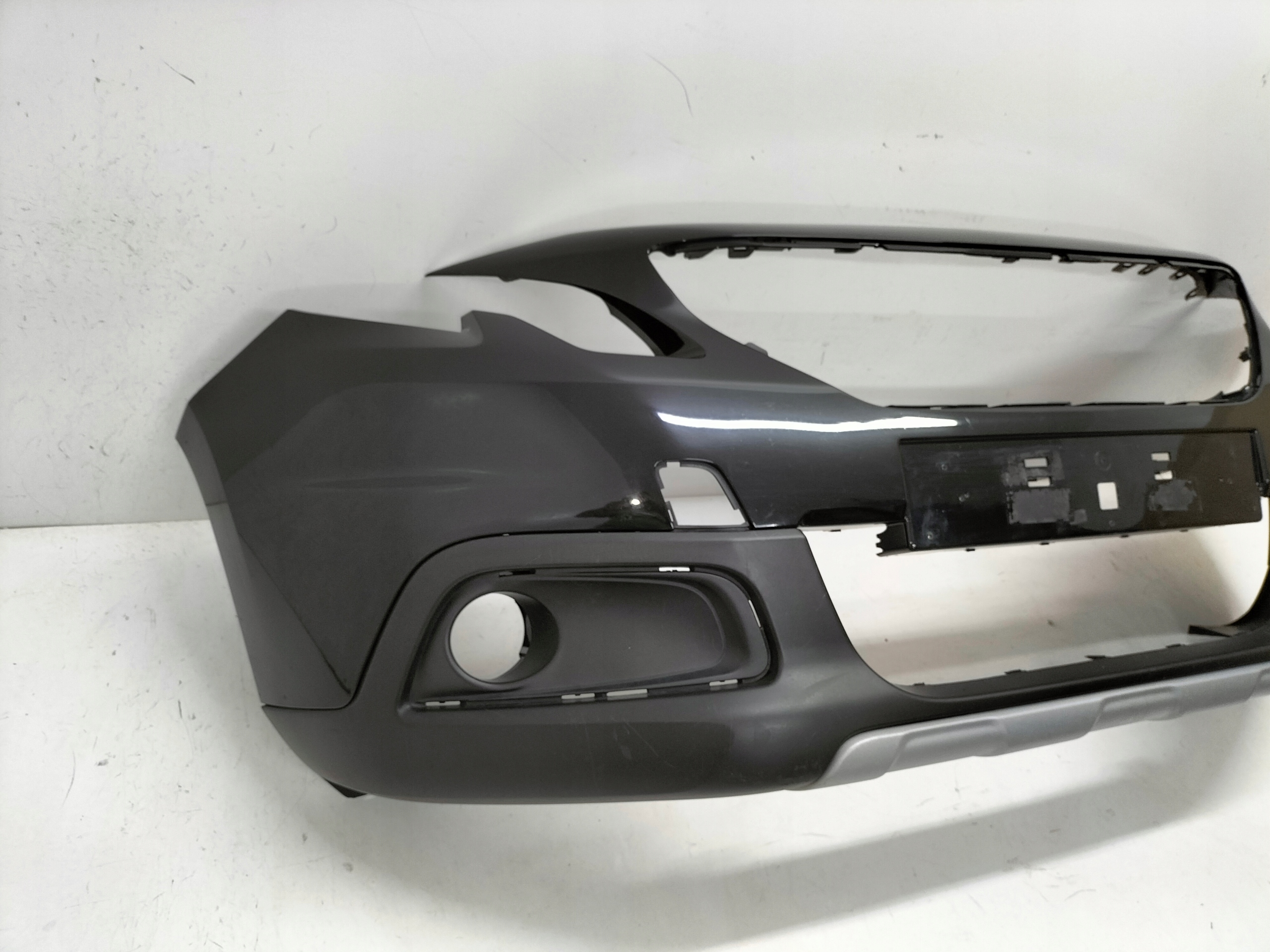 PREDNÝ NÁRAZNÍK PEUGEOT 2008 LIFT 16-