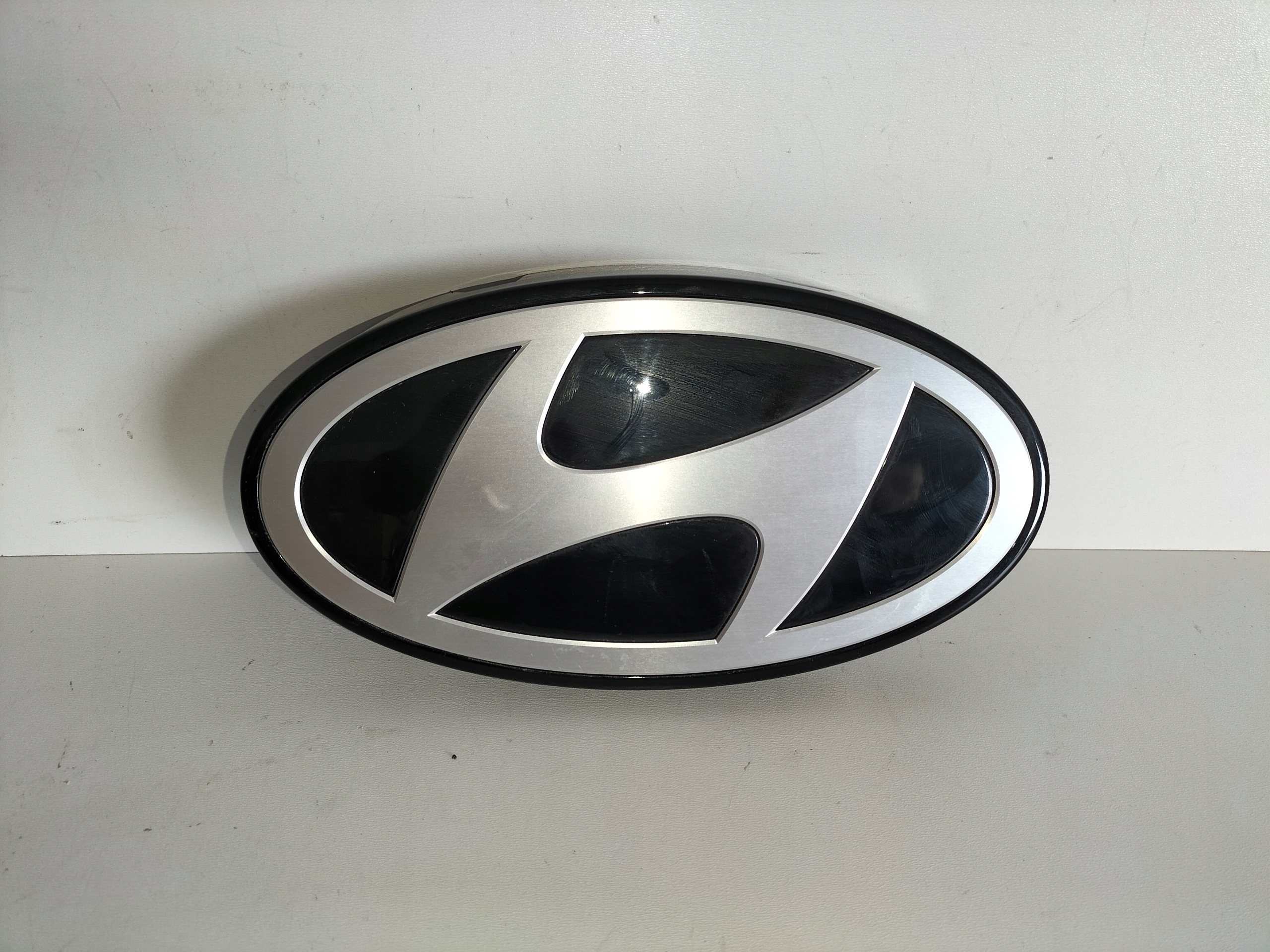 PREDNÝ ZNAK EMBLEM LOGO HYUNDAI I30 III LIFT 24-