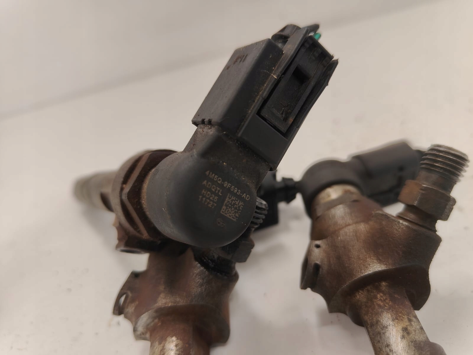 Ford 1.8 tdci 4M5Q9F593AD VSTREKOVACIE TRYSKY