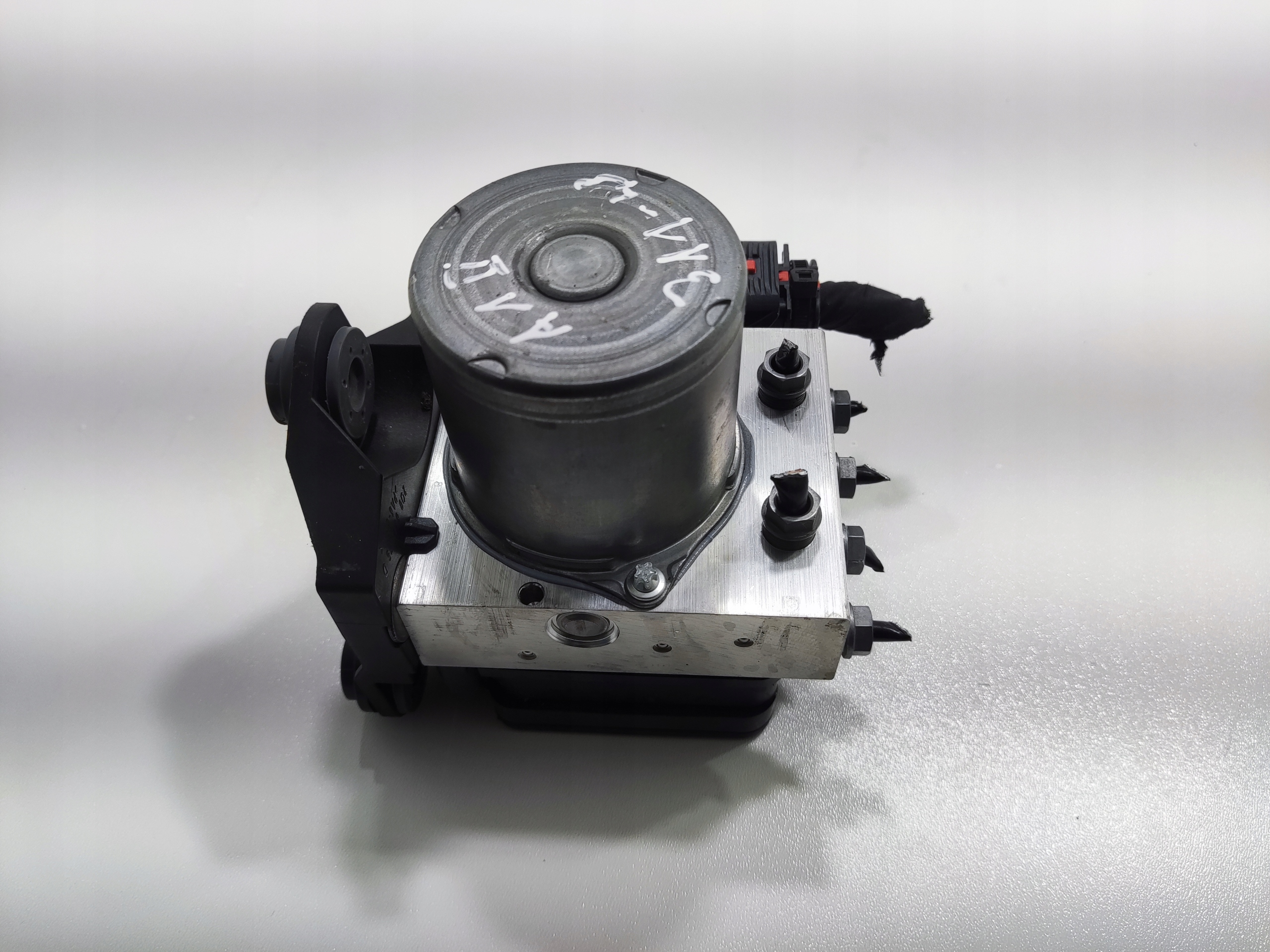 RIADIACA JEDNOTKA KOCKA ABS AUDI A1 II 82A 2Q0614517AP 2Q0614517N 2019-2024