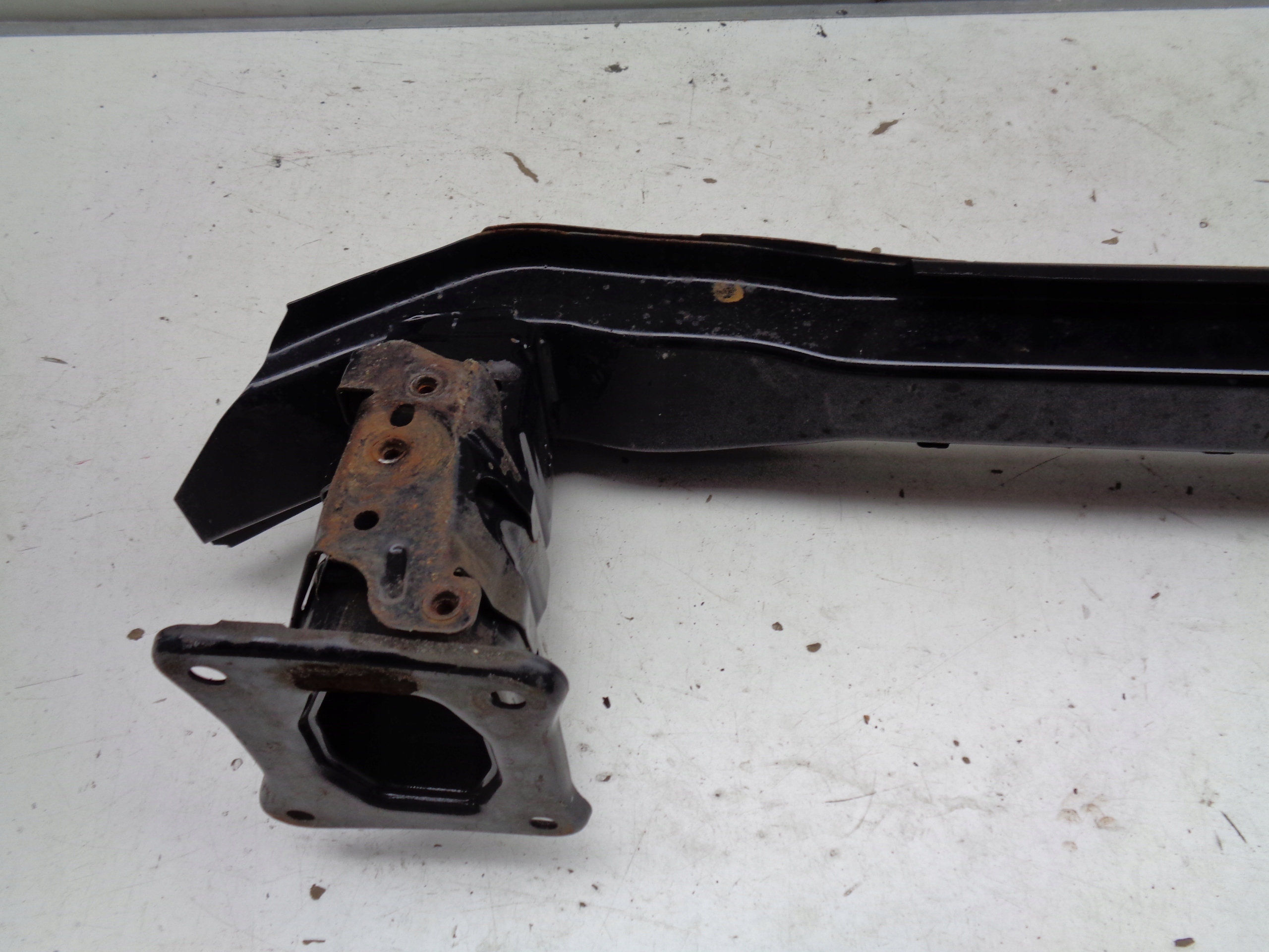 VYSTUHA PREDNEHO NARAZNIKA FORD FOCUS MK3 14- LIFT