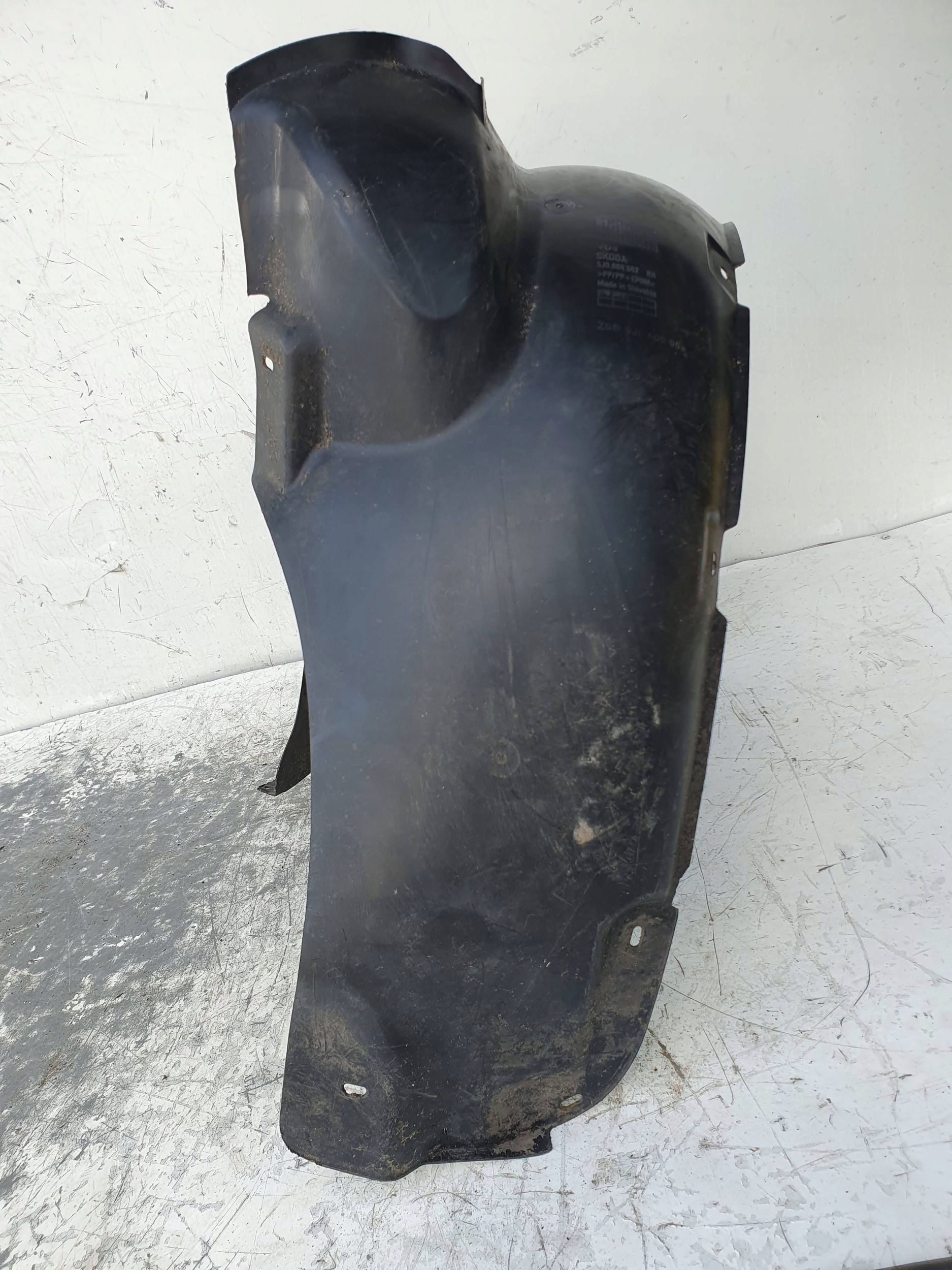 Skoda Fabia Mk2 5J 5J0809962 PRAVY PREDNY PODBLATNIK