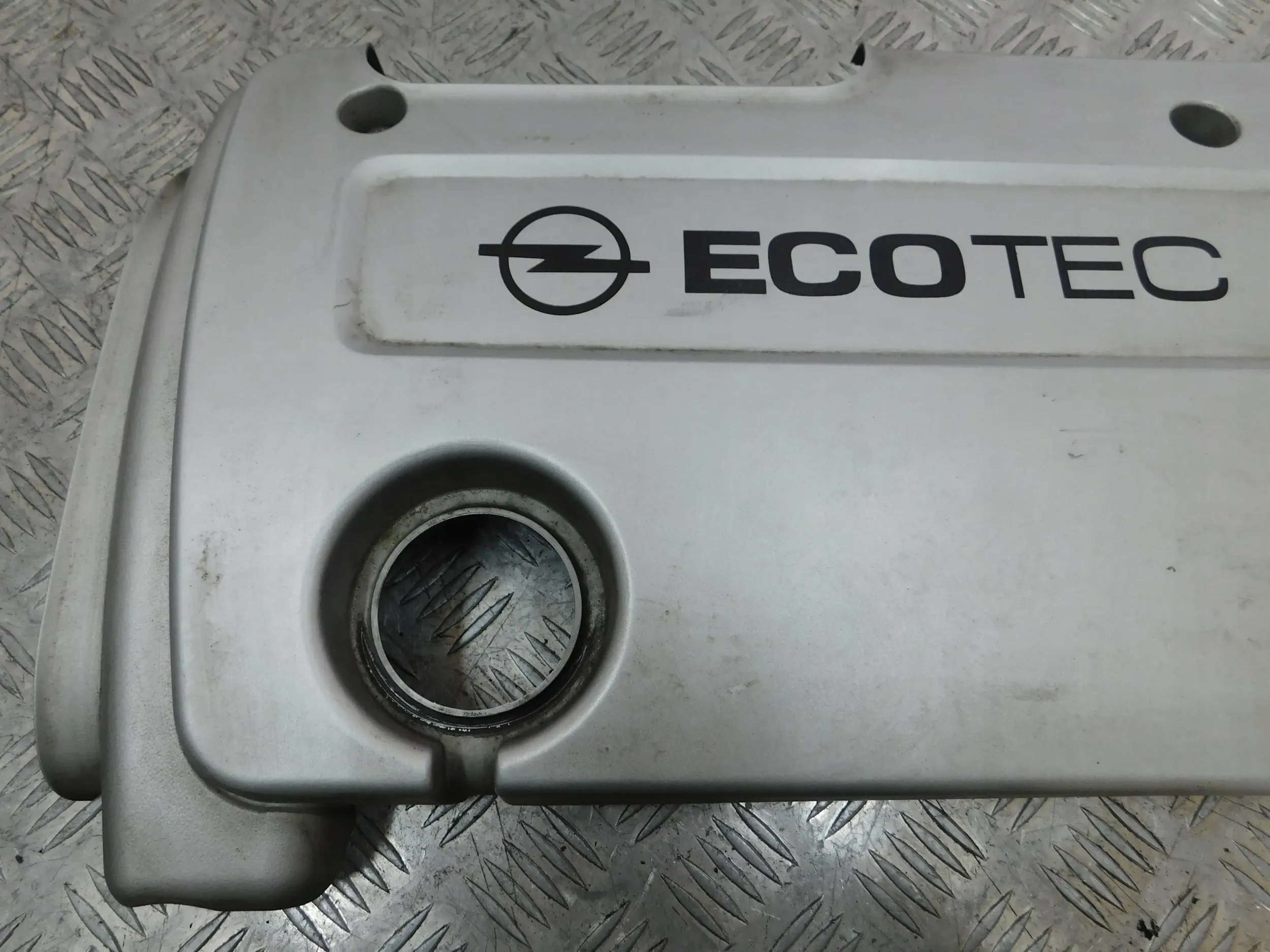 HORNÝ KRYT MOTORA OPEL ZAFIRA B 1.6