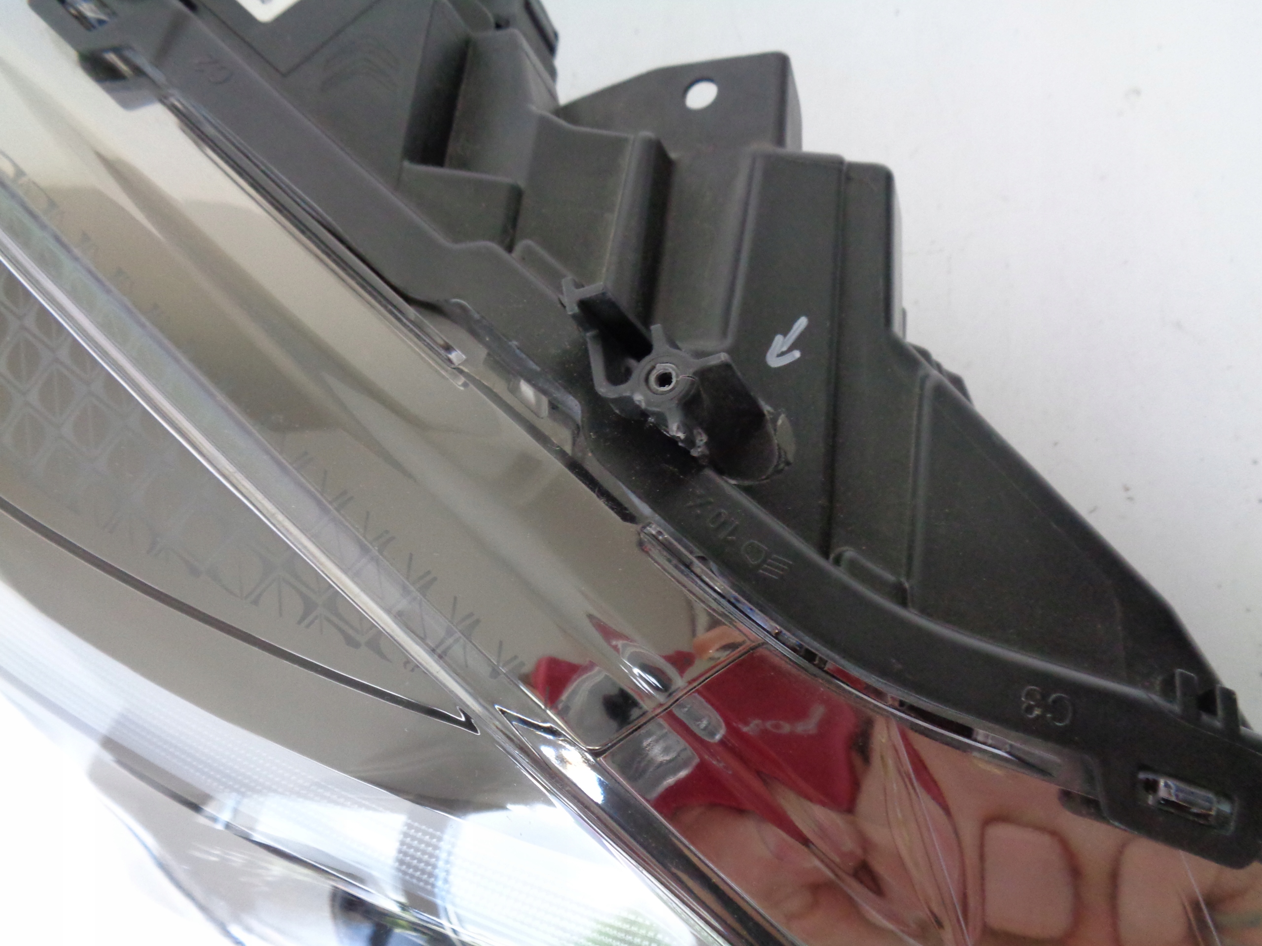 PRAVE PREDNE SVETLO CITROEN DS3 16- LIFT XENON LED