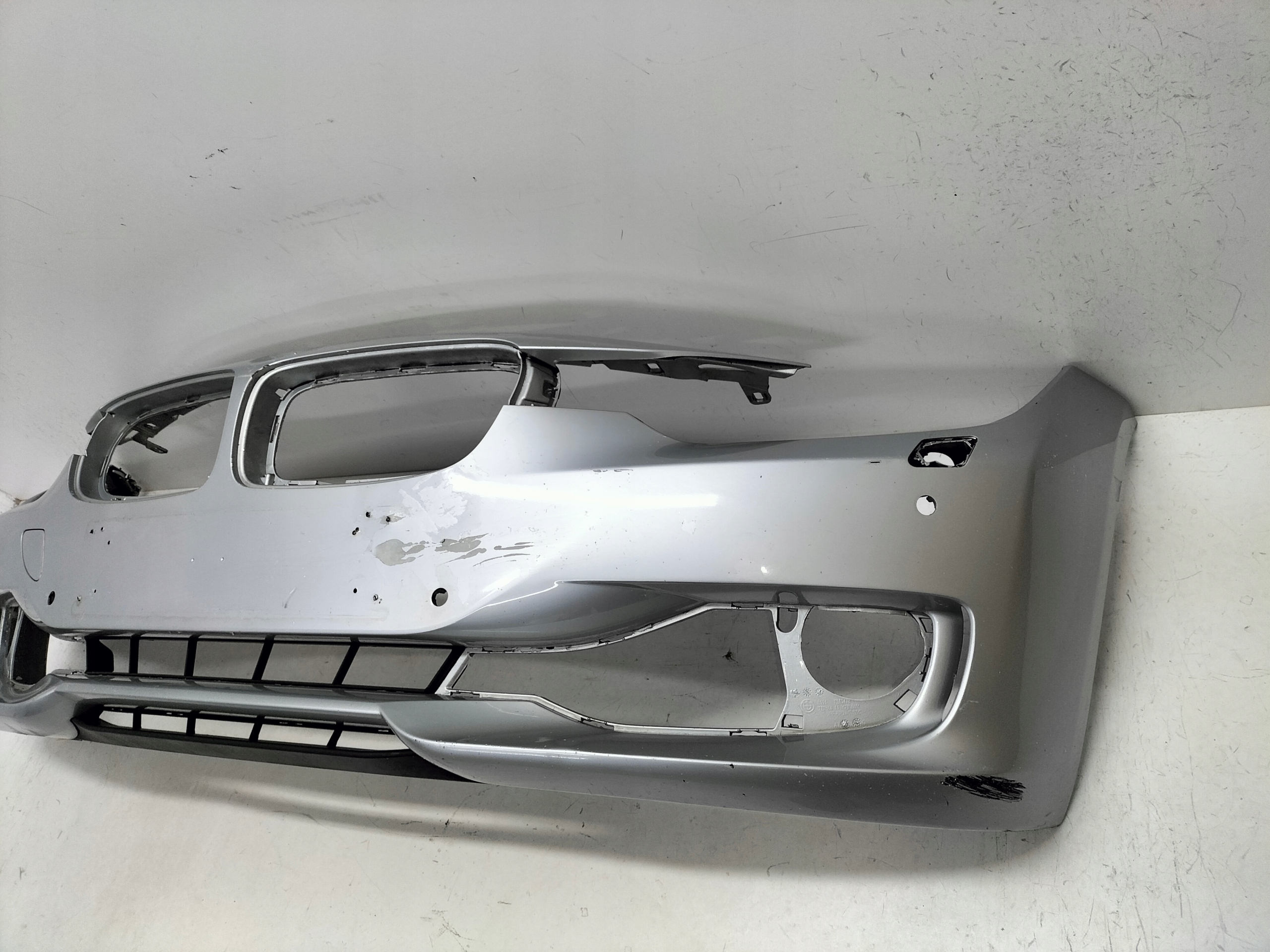 PREDNÝ NÁRAZNÍK BMW 3 F30 12-15