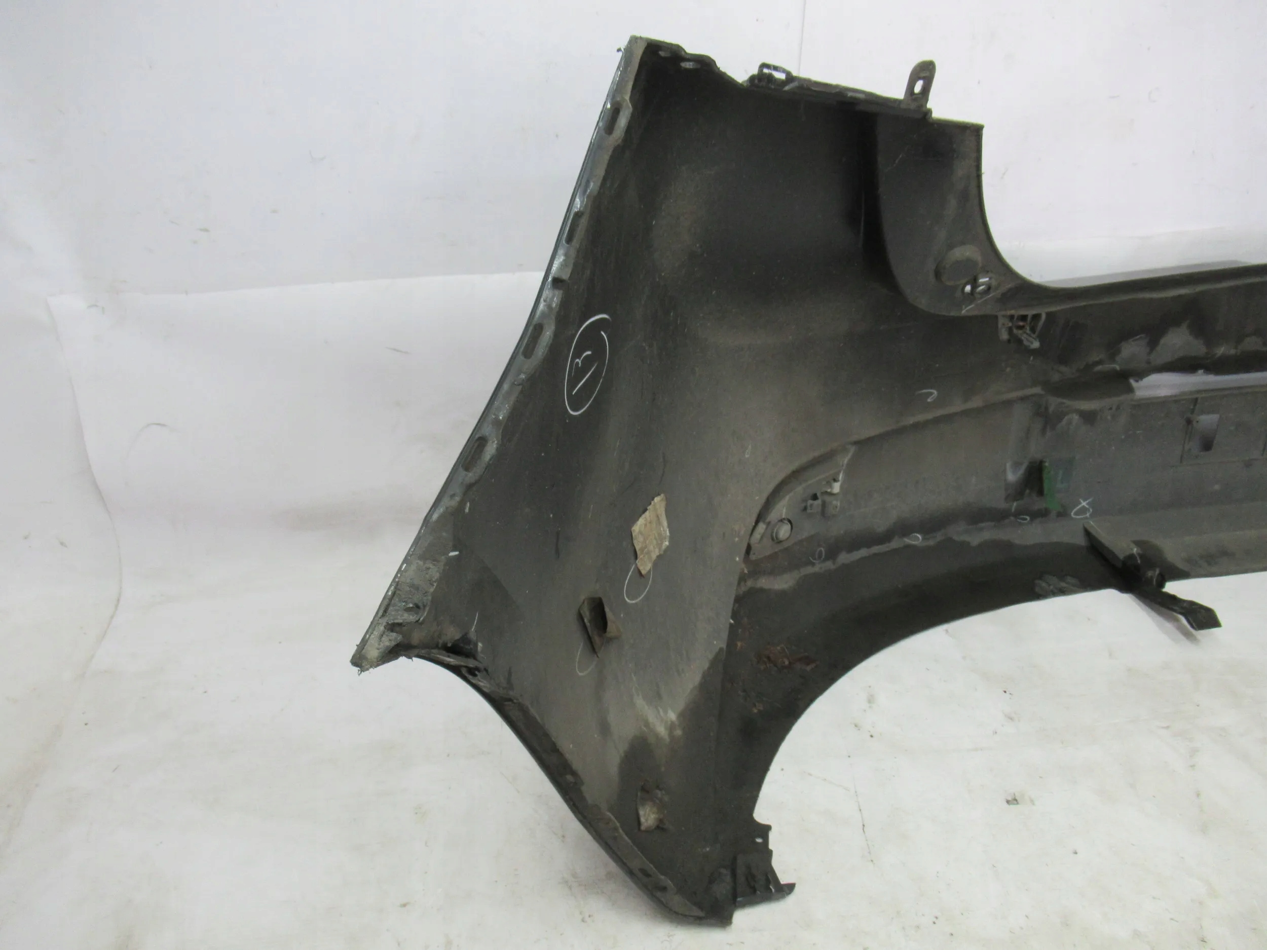 ZADNÝ NÁRAZNÍK Mazda 3 BL 09-