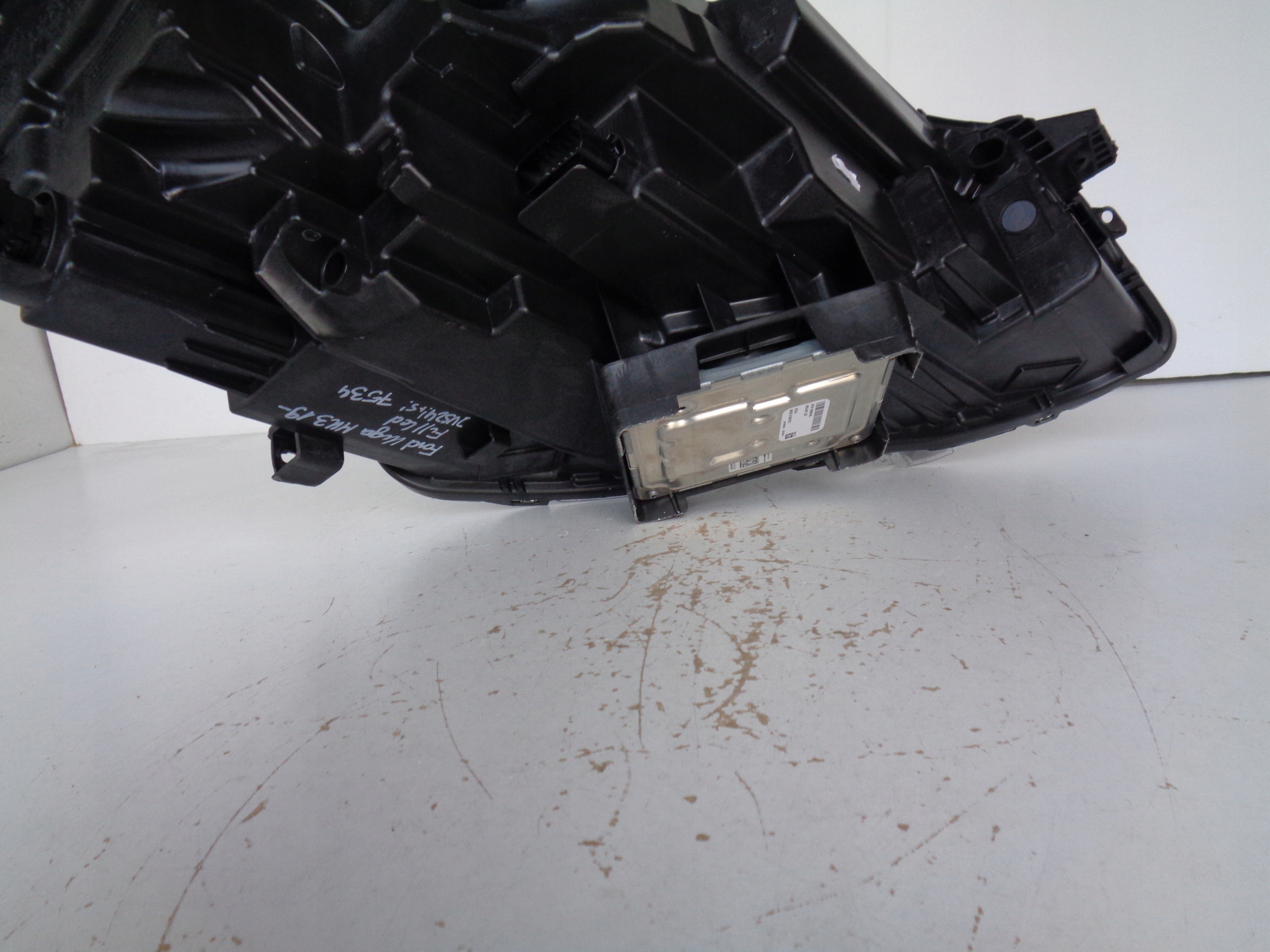 LAVE PREDNE SVETLO FORD KUGA MK3 19- FULL LED