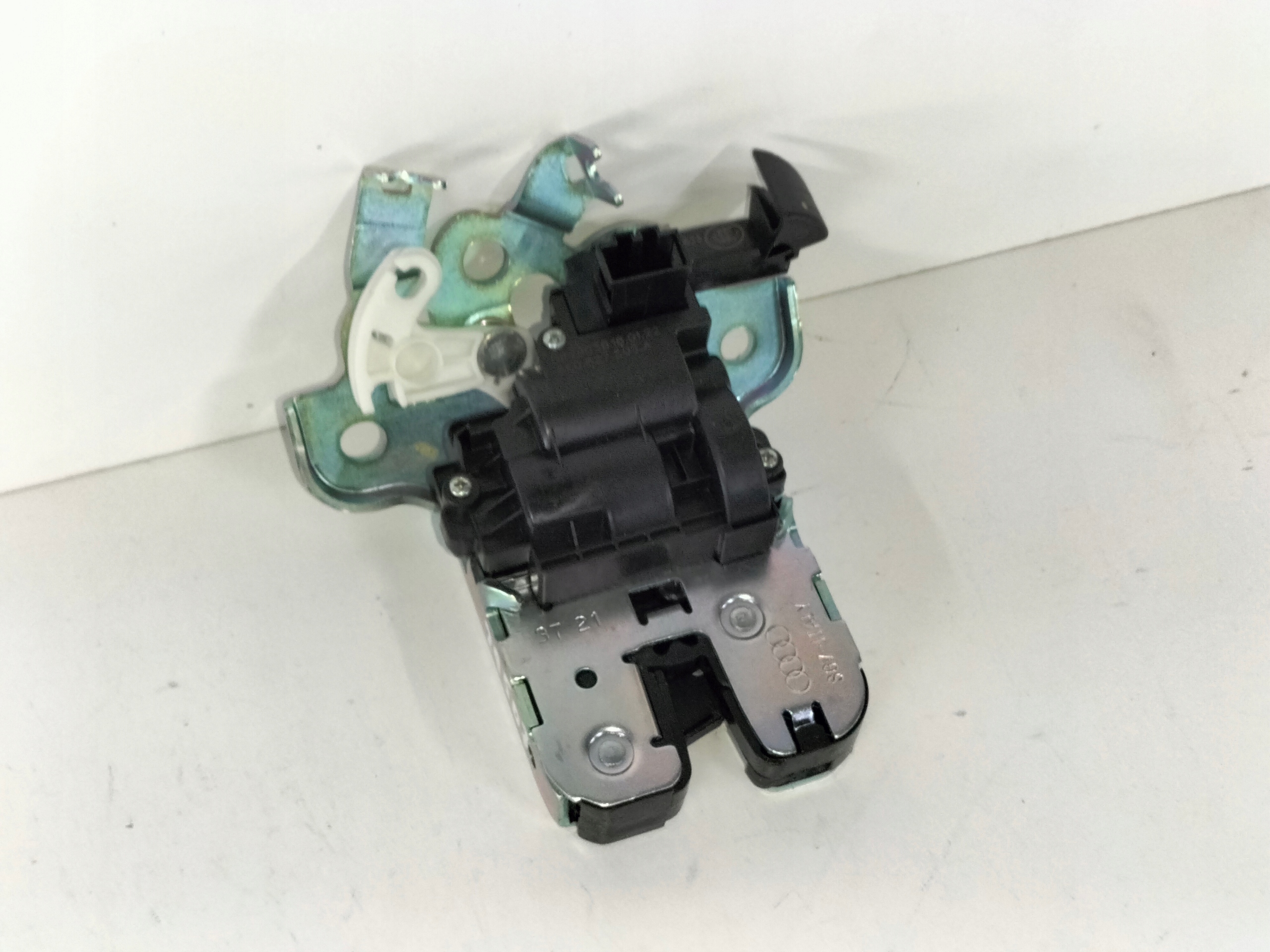 ZAMOK ZADNEJ KAPOTY SKODA OCTAVIA III 13- LEON III 13-