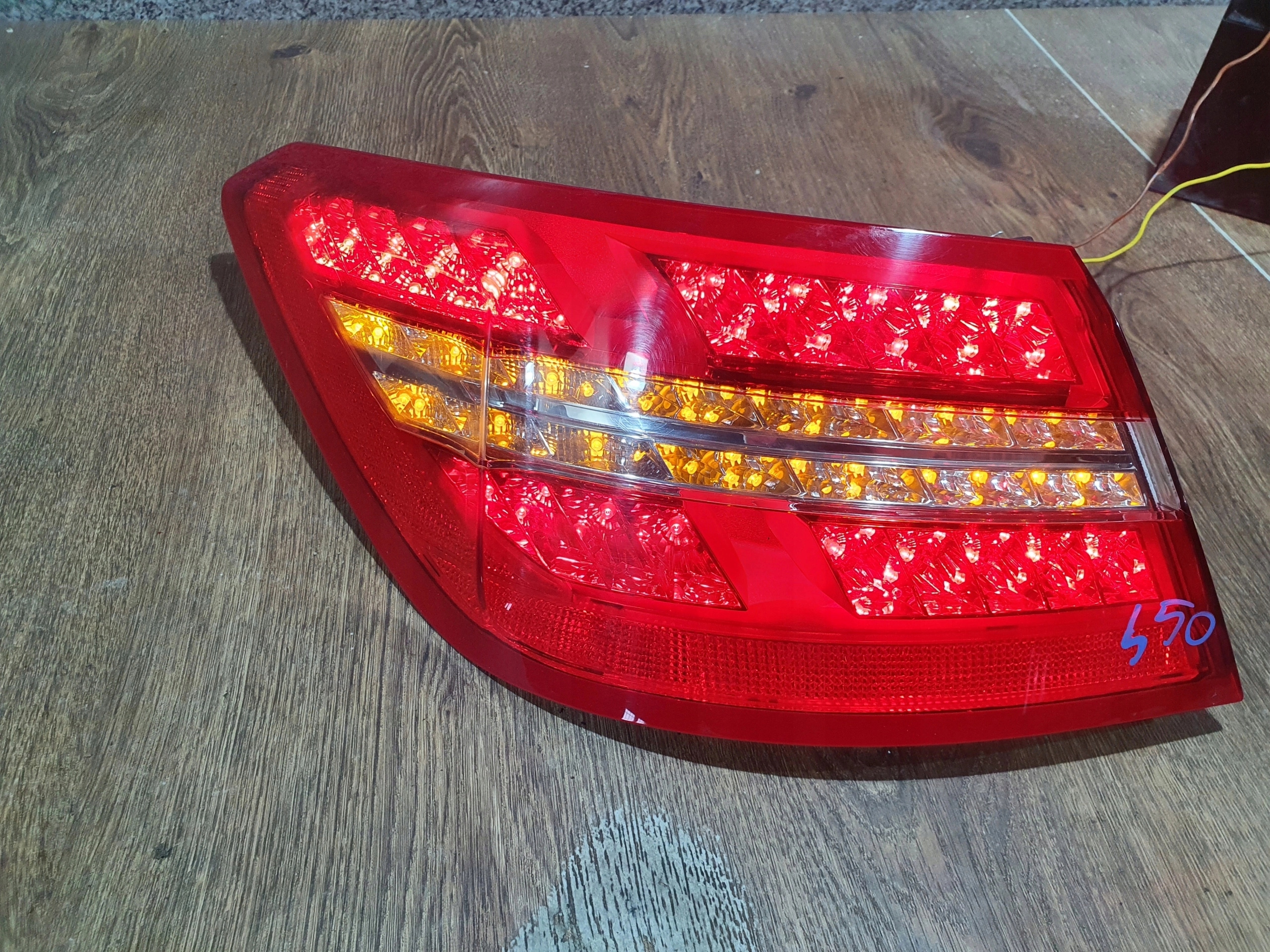 MERCEDES W207 LAVE ZADNE SVETLO 2079060158