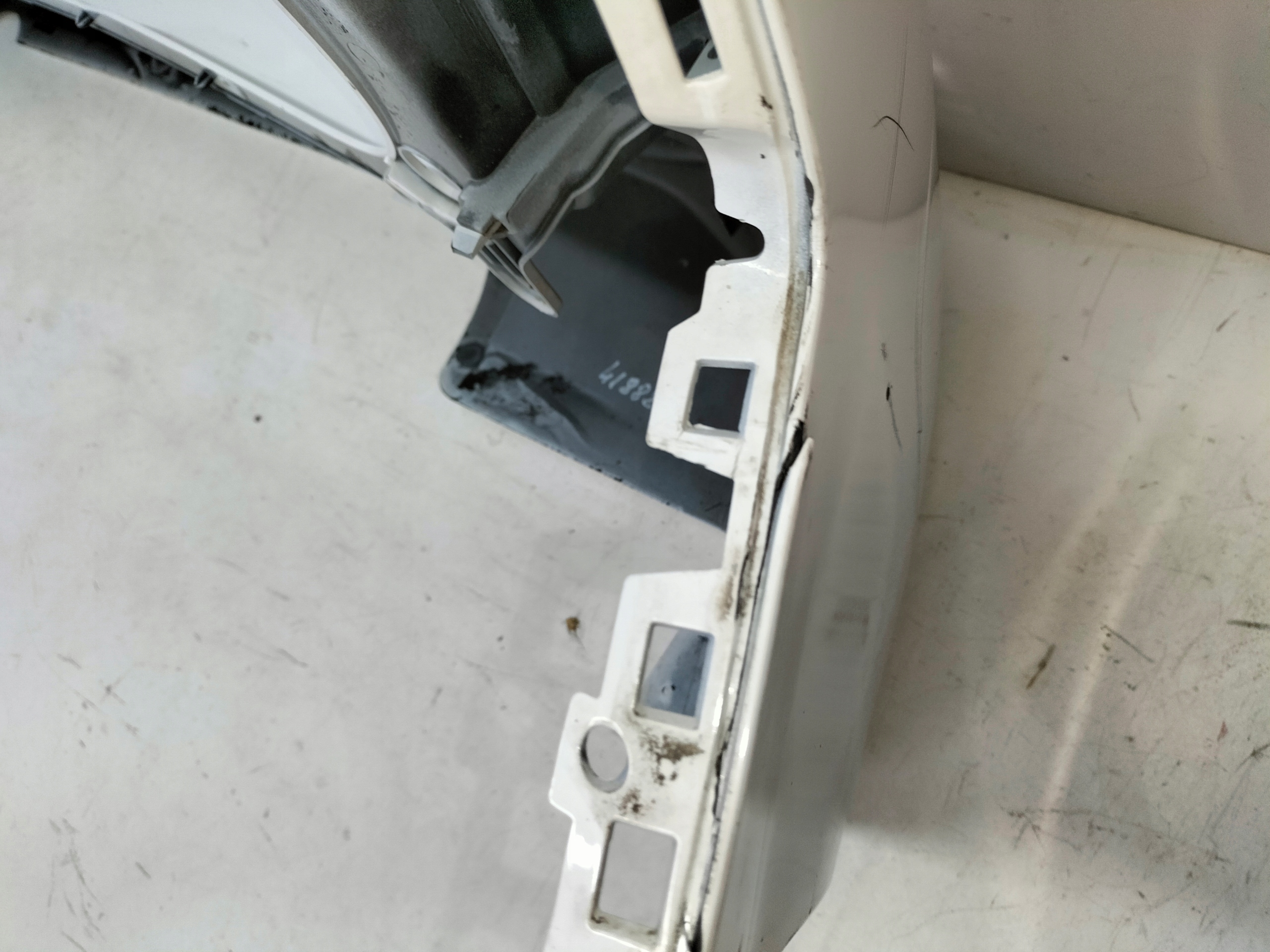 ZADNÝ NÁRAZNÍK CITROEN BERLINGO PARTNER IV 18- RIFTER 18-