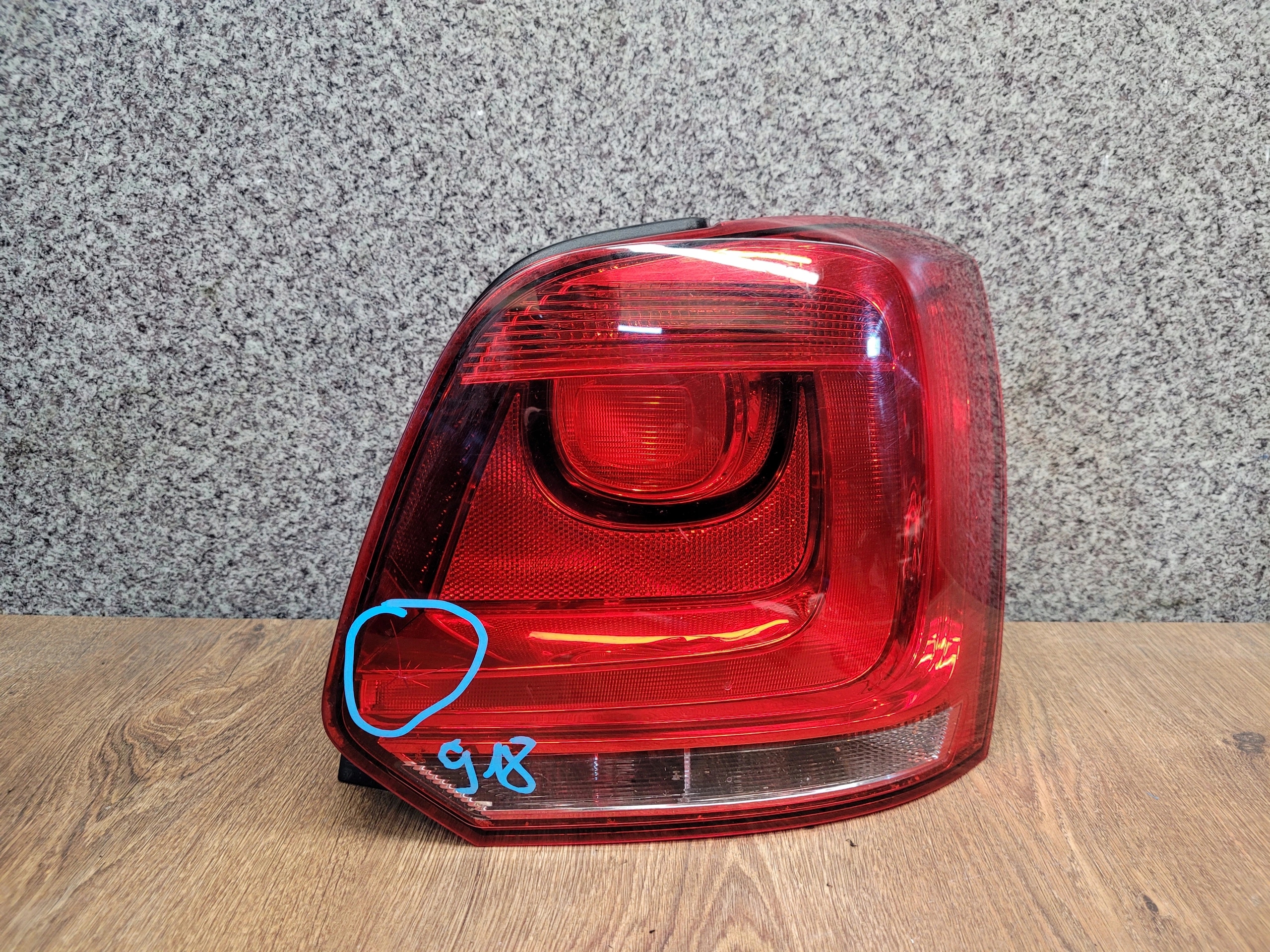 VW POLO 6R PRAVE ZADNE SVETLO 6R0945096G