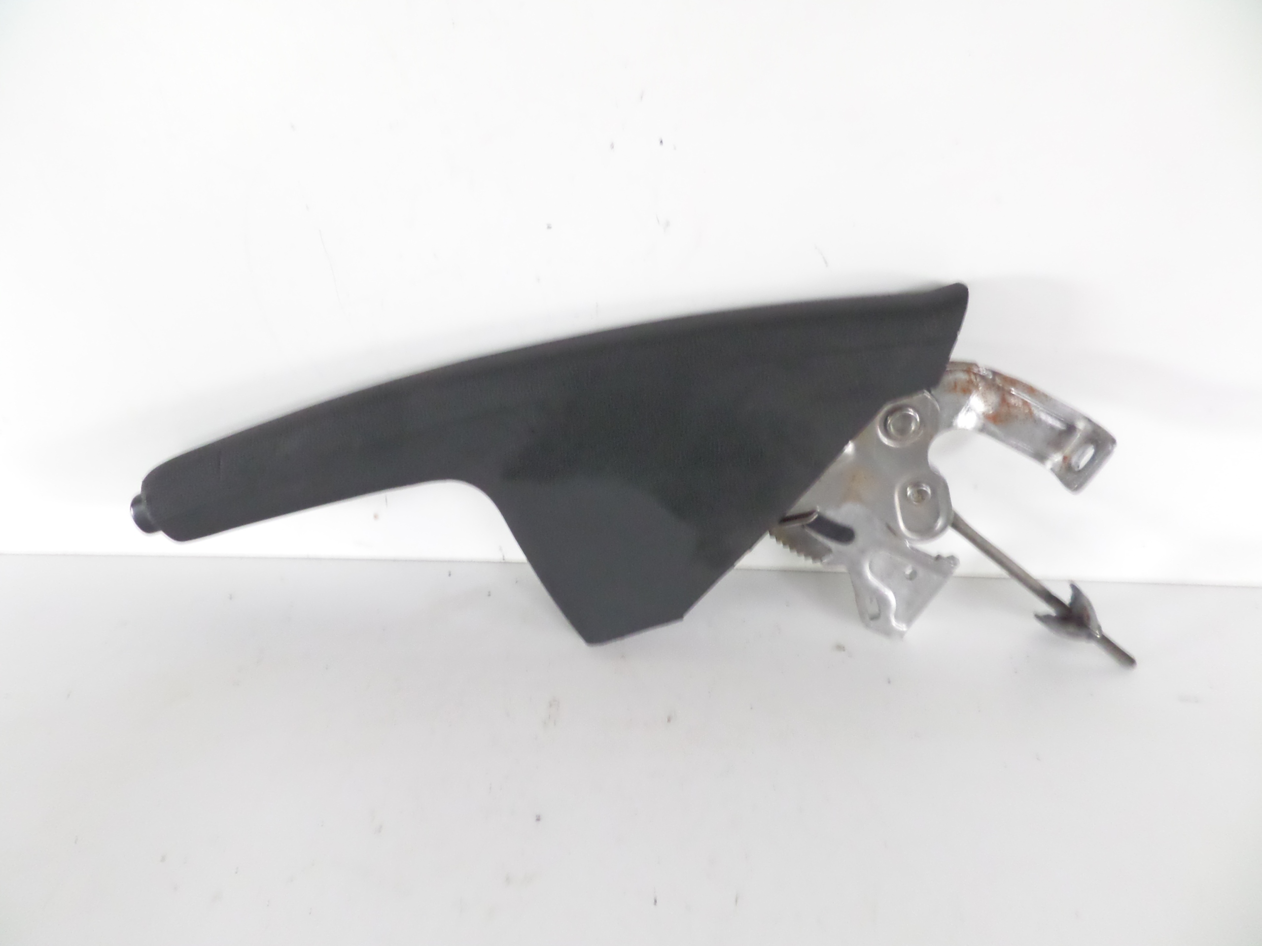 MECHANIZMUS RUCNEJ BRZDY SKODA RAPID 12-
