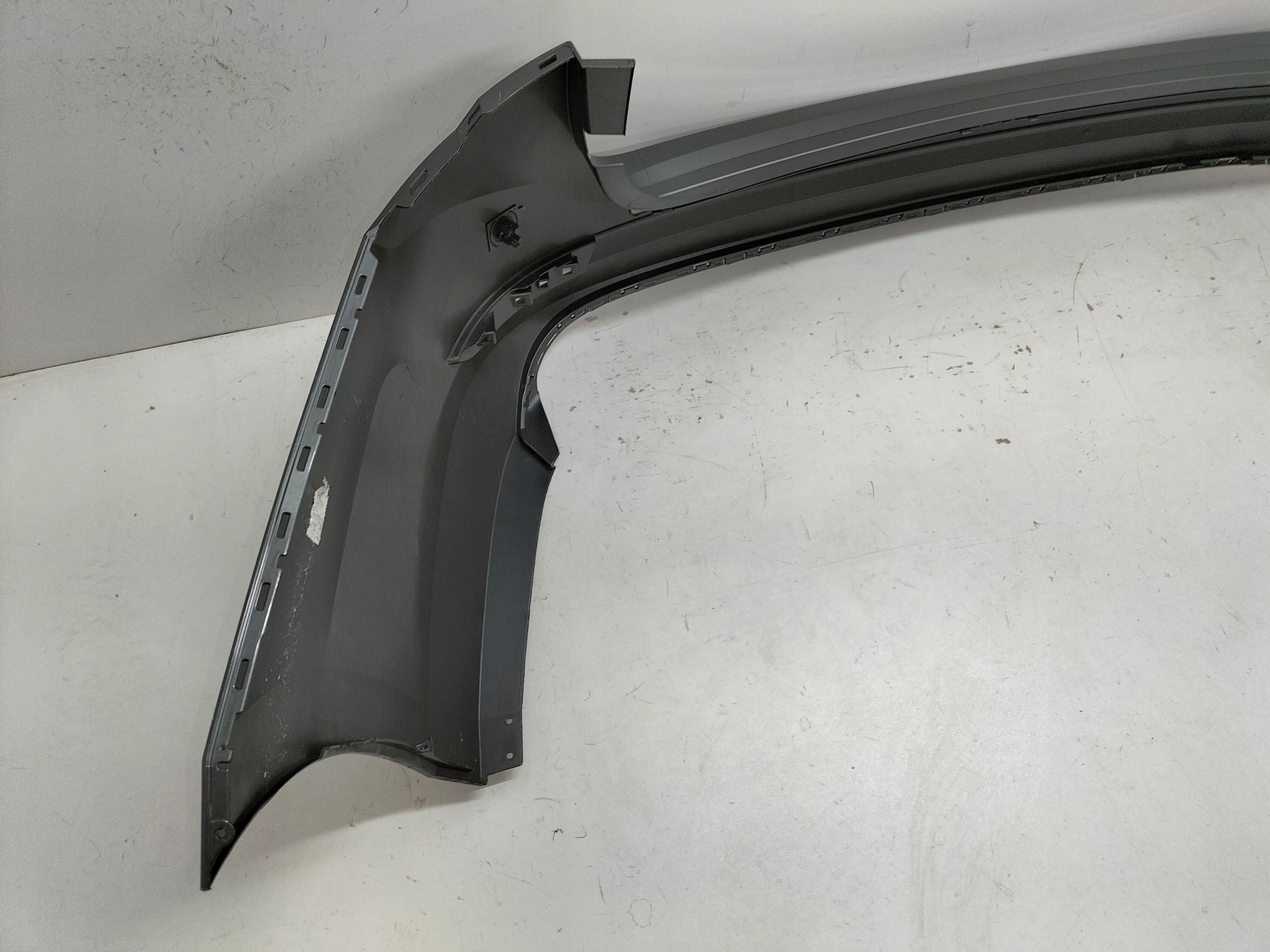 ZADNÝ NÁRAZNÍK SKODA OCTAVIA 4 IV 19- KOMBI