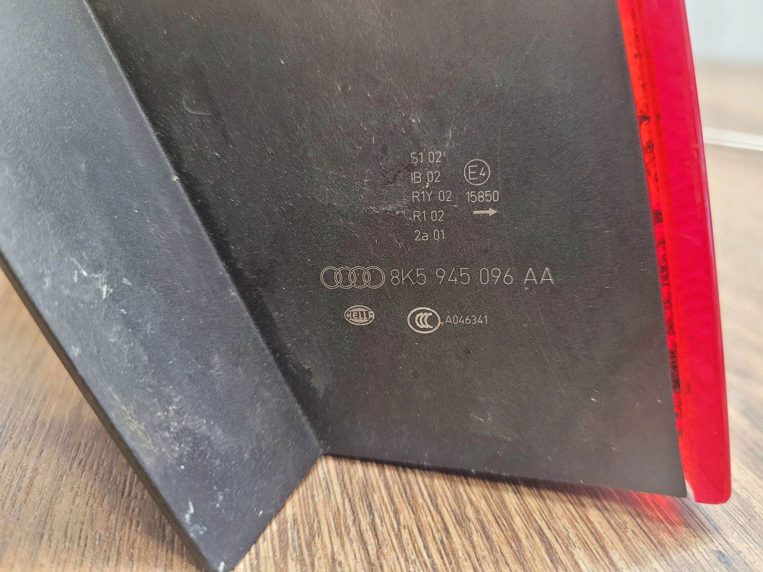 Audi A4 B8 8K lift SEDAN 8K5945096AA PRAVÉ ZADNÉ SVETLO