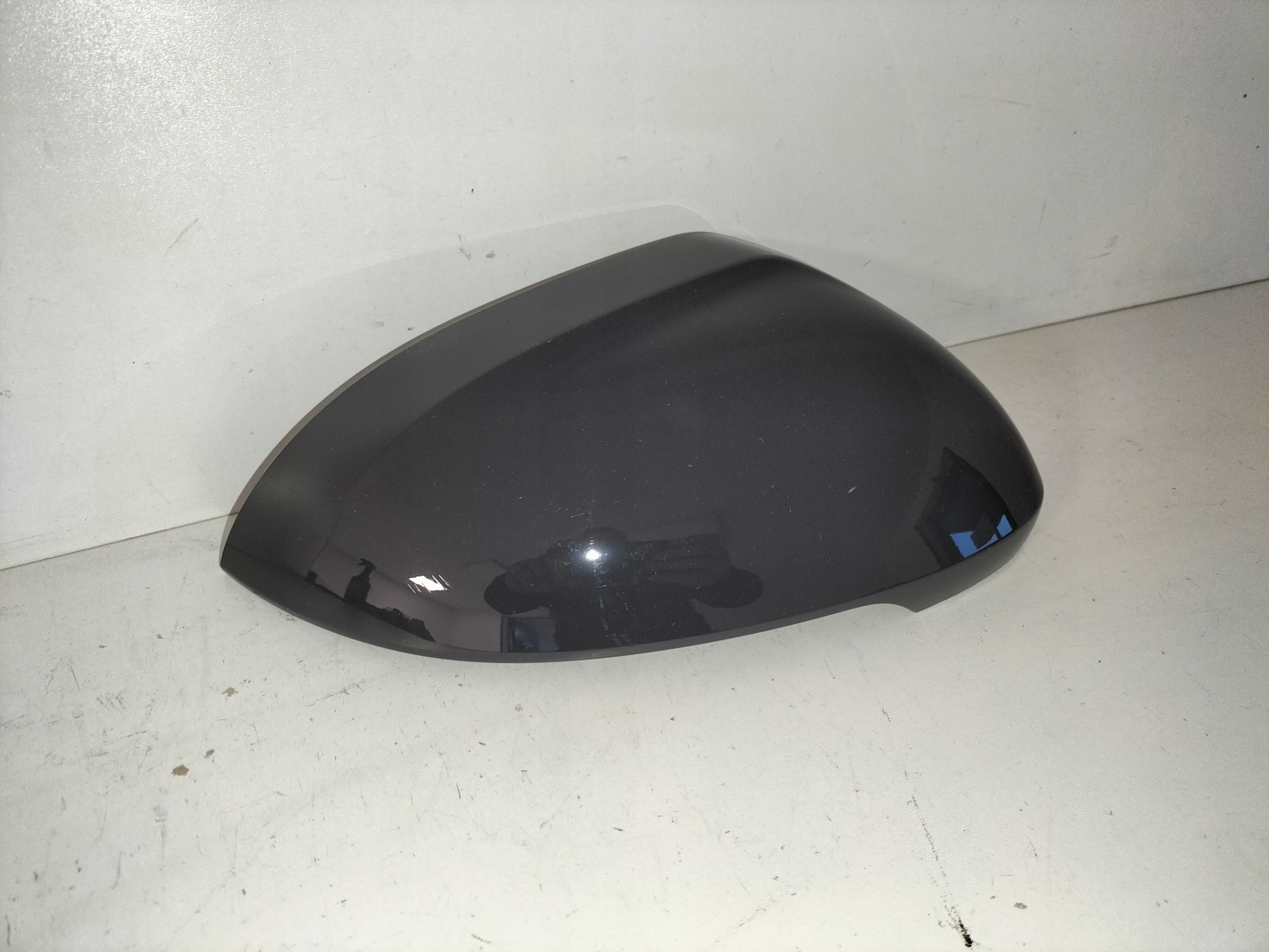 OBAL PRAVÉHO ZRKADLA VW PASSAT B8 14-