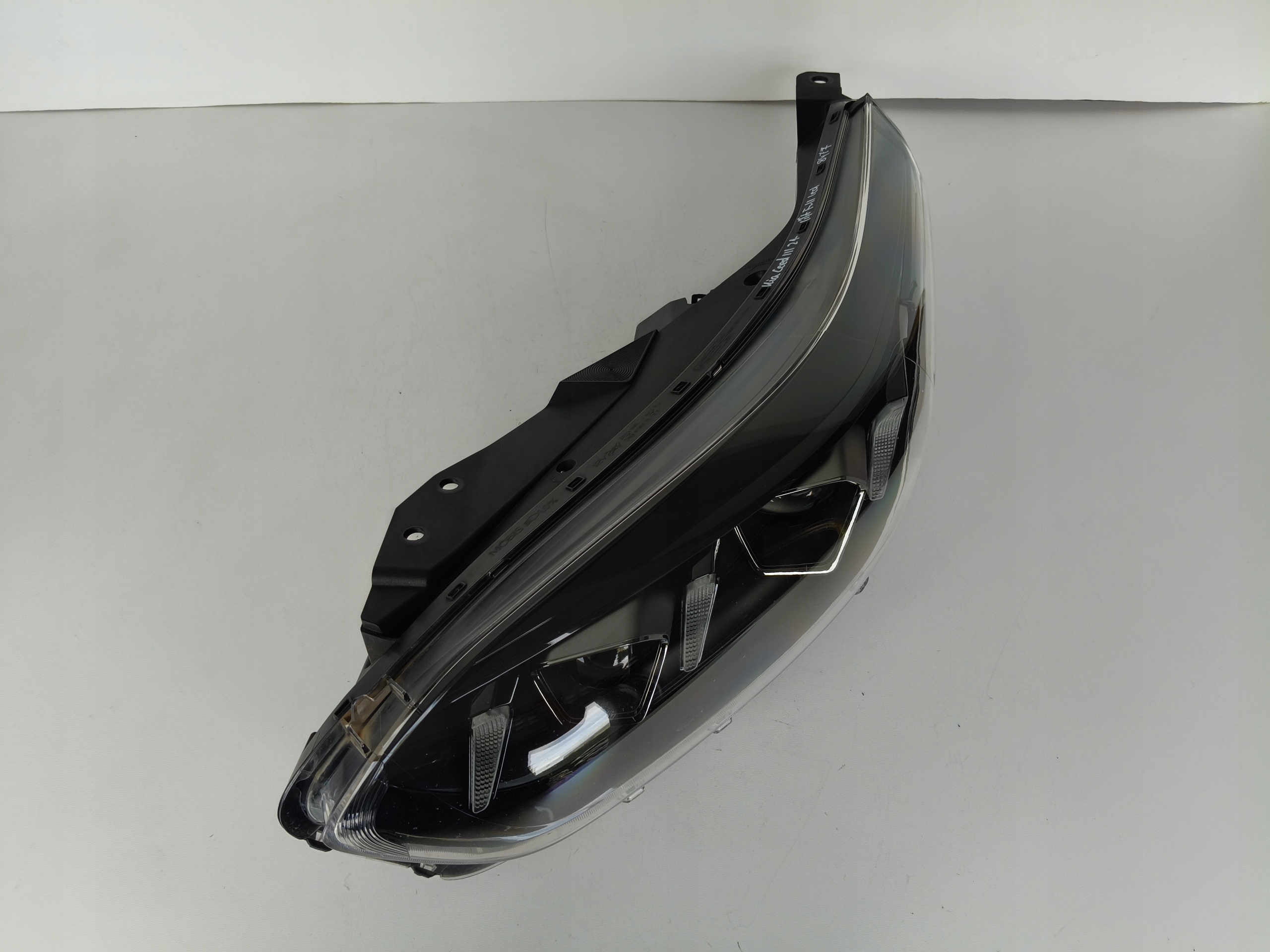 LAVE PREDNE SVETLO KIA CEED III 21- LIFT FULL LED