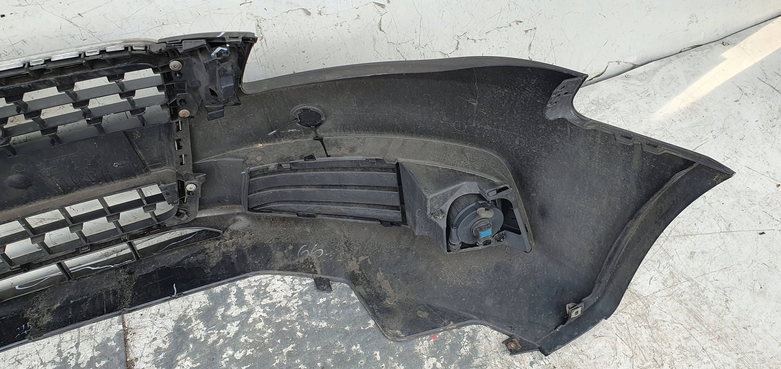 Audi A4 B8 08-012 PREDNÝ NÁRAZNÍK