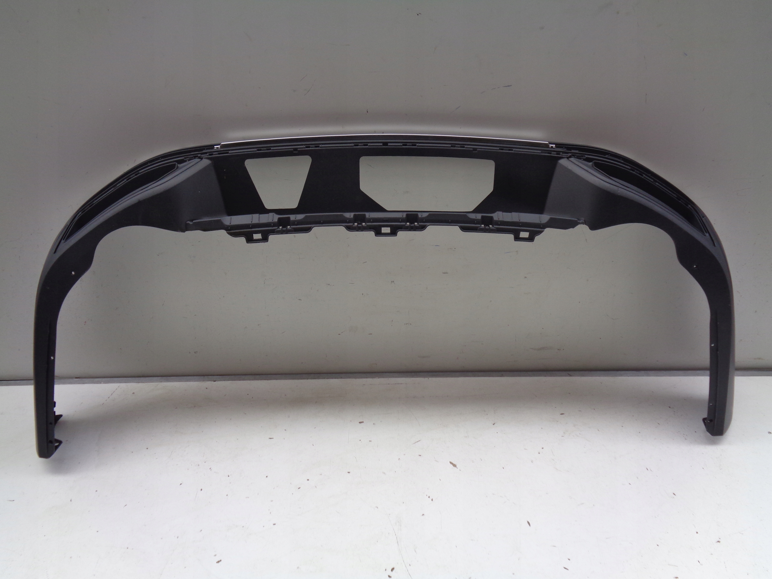 DRZIAK ZADNEHO NARAZNIKA VW PASSAT B8 LIFT ALLTRACK