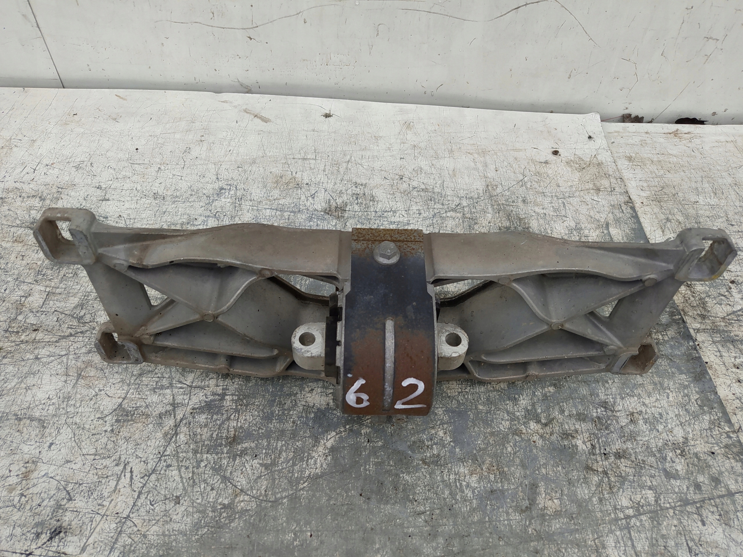 JAGUAR XF LIFT 3.0 AV93-6A026-A DRŽIAK PREVODOVKY