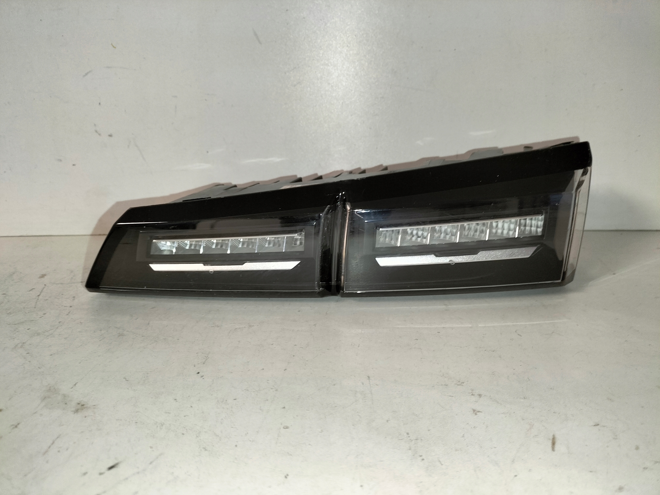PRAVE ZADNE SVETLO PEUGEOT 308 III T10 21-