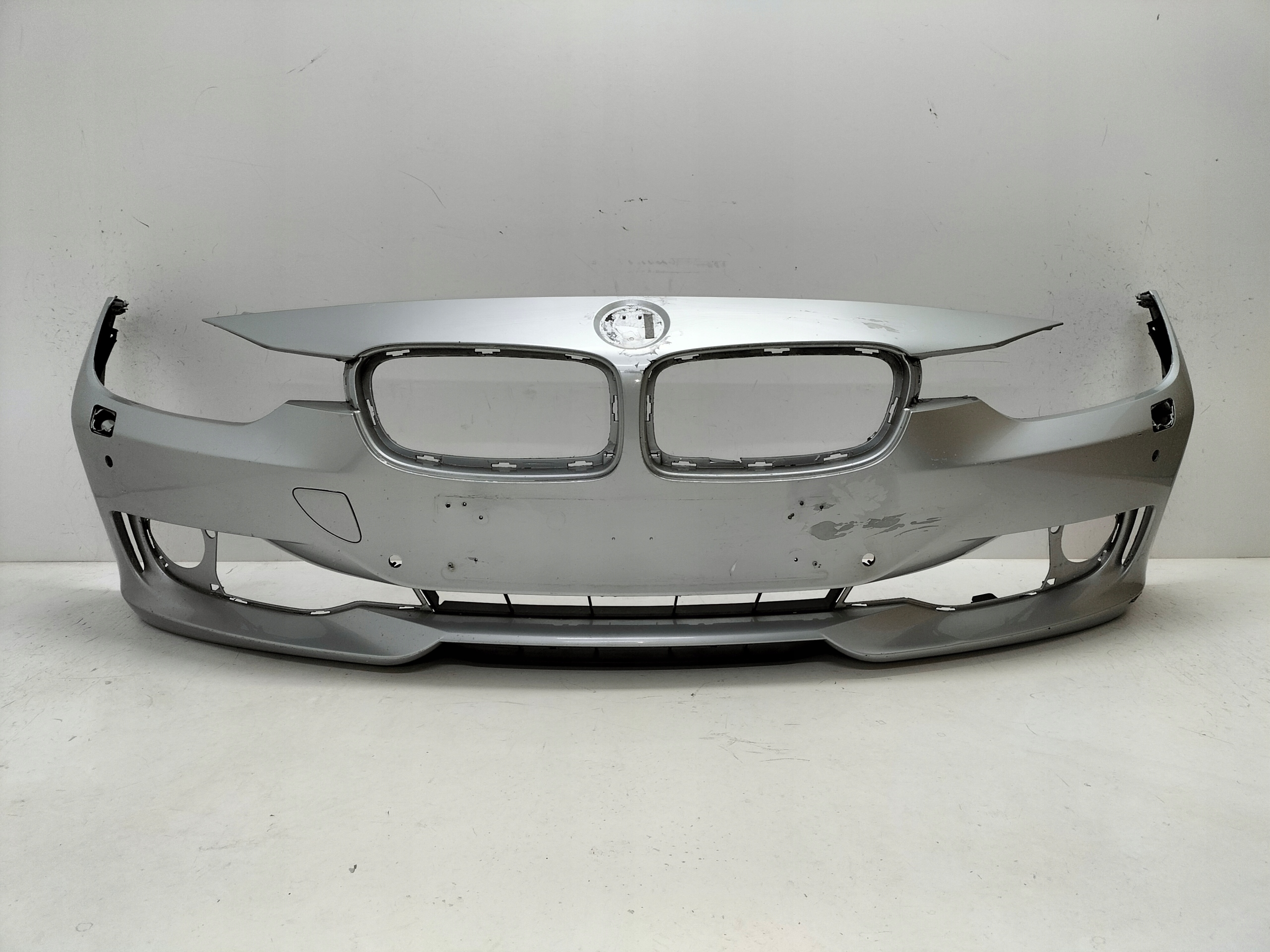 PREDNÝ NÁRAZNÍK BMW 3 F30 12-15